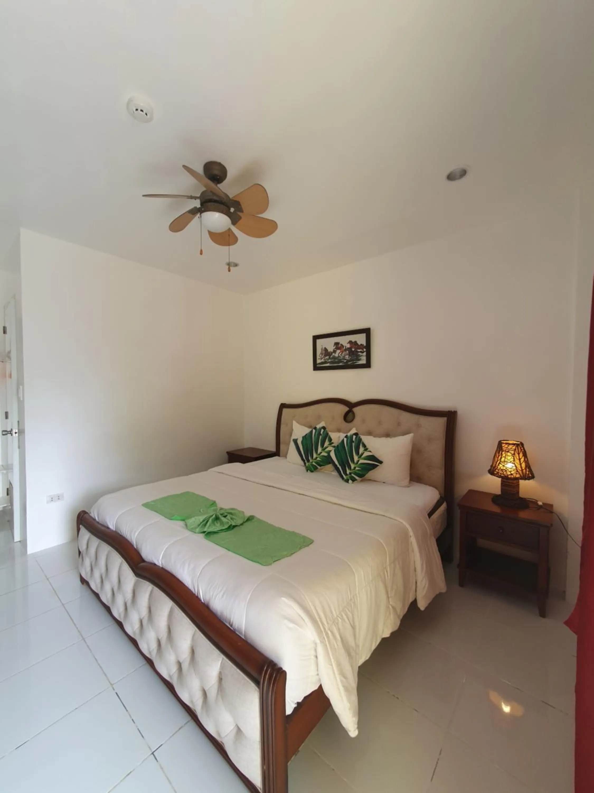 Bed in Moalboal Tropics