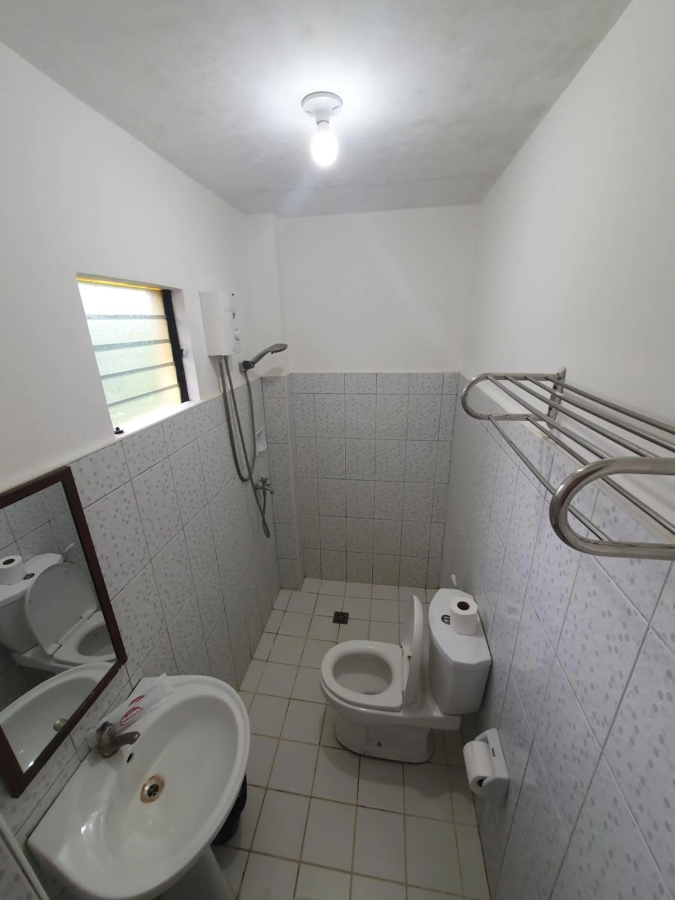 Shower in Moalboal Tropics