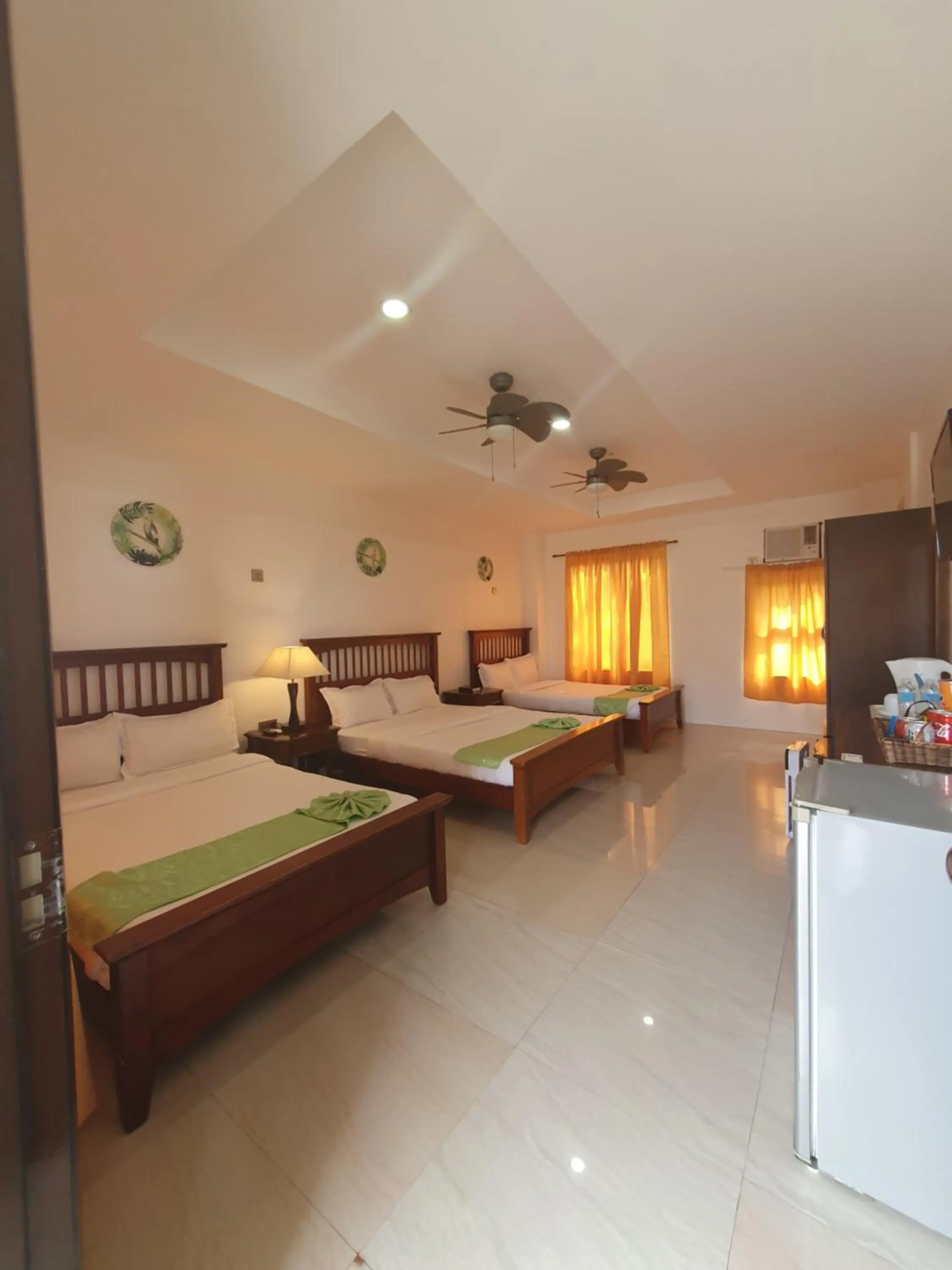 Bedroom, Bed in Moalboal Tropics