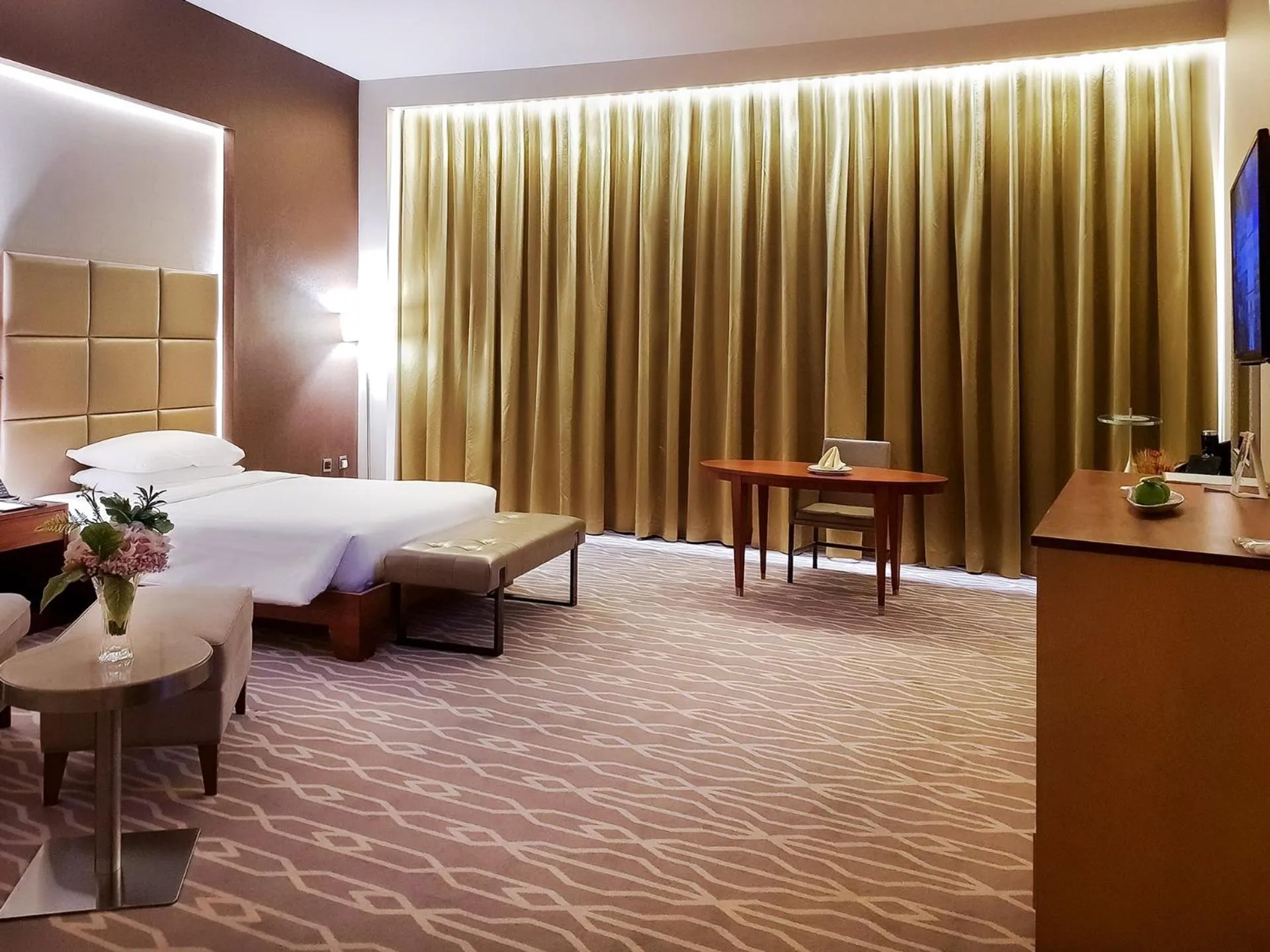 Bedroom, Bed in Millennium Hail Hotel