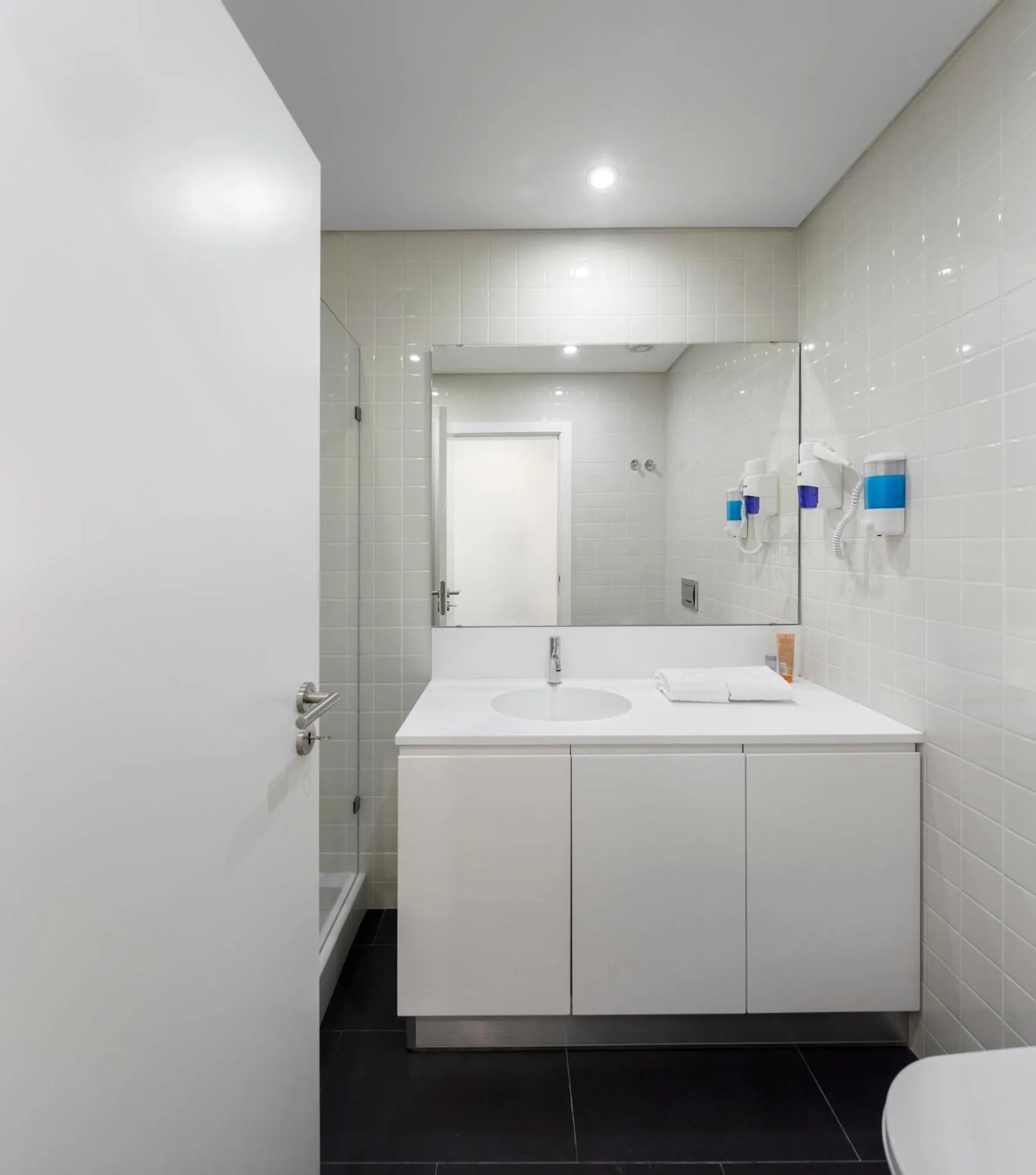 Bathroom in Lisbon Serviced Apartments - Bairro Alto