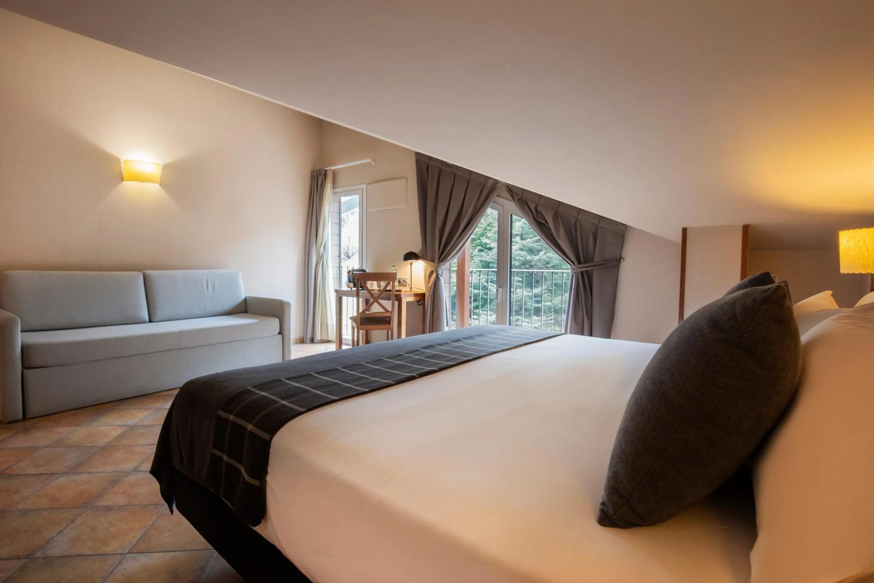Bedroom, Bed in Hotel Màgic Ski by Nexta