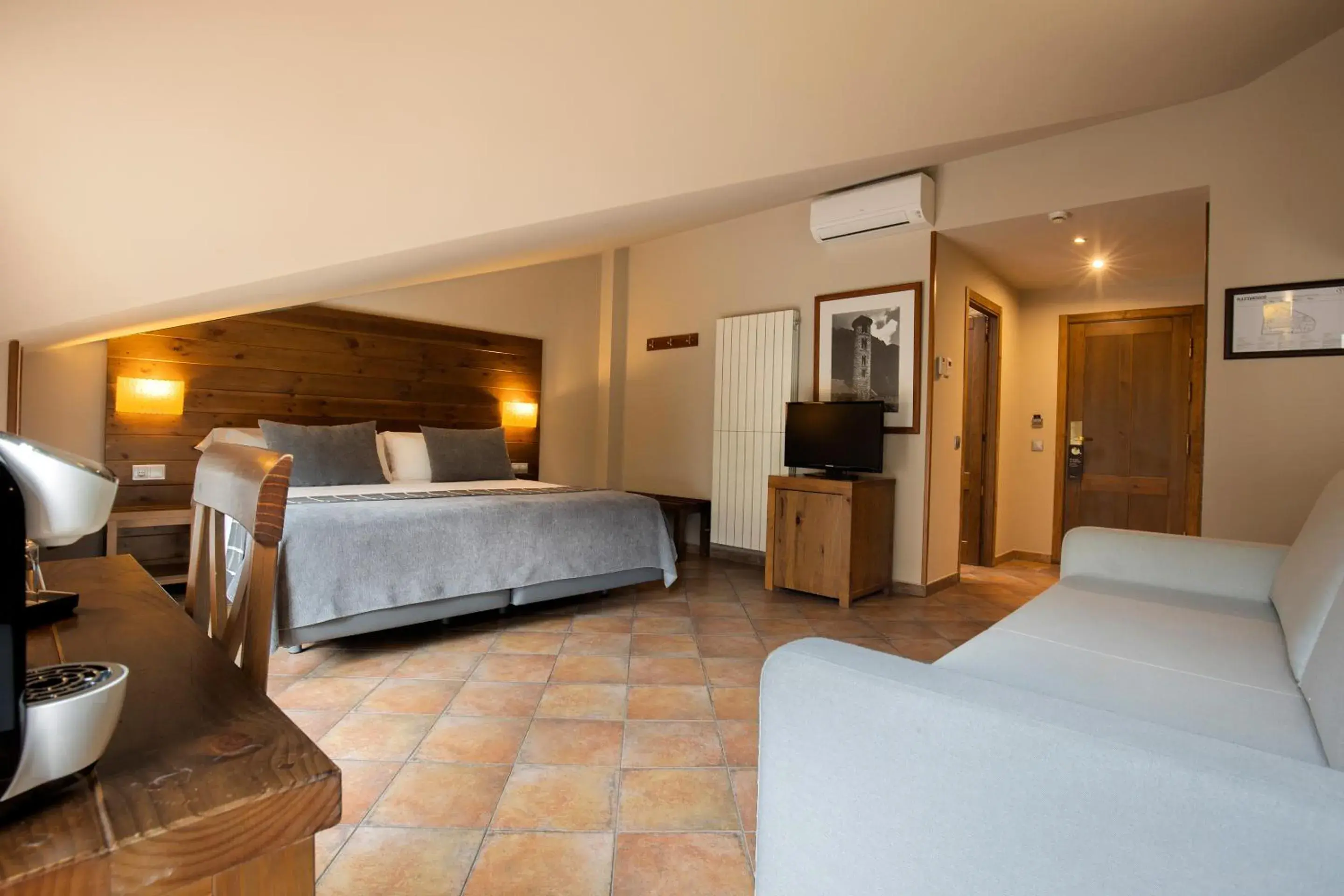 Bedroom, Bed in Hotel Màgic Ski by Nexta Bedroom, Bed in Hotel Màgic Ski by Nexta