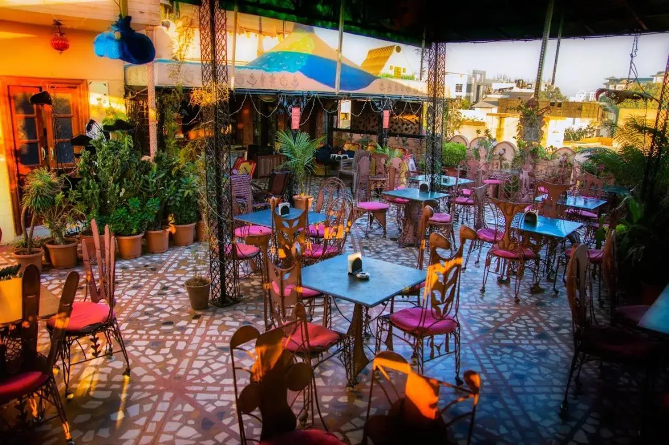 Restaurant/places to eat in Hotel Pearl Palace Jaipur Restaurant/places to eat in Hotel Pearl Palace Jaipur