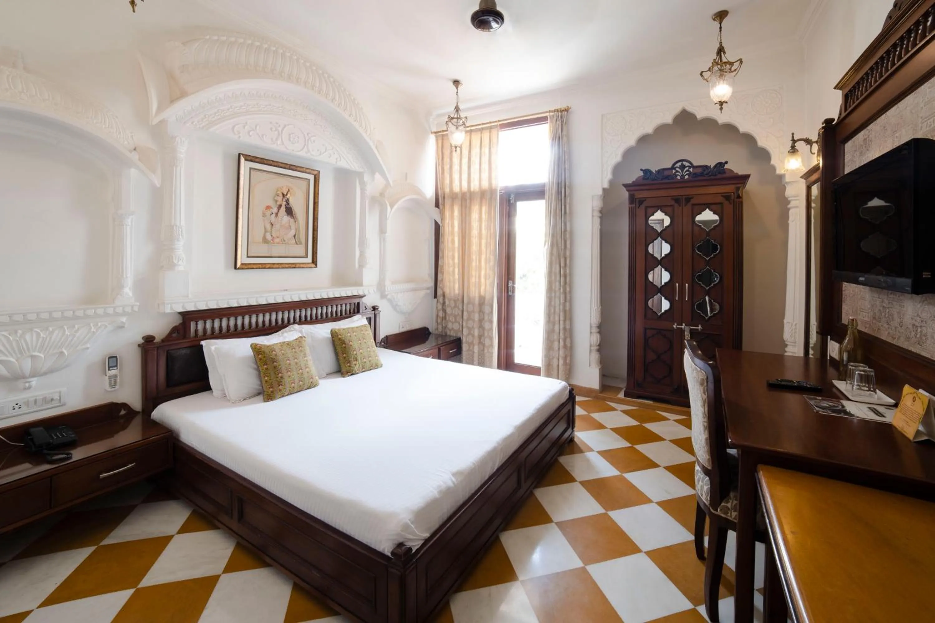 Bed in Hotel Pearl Palace Jaipur