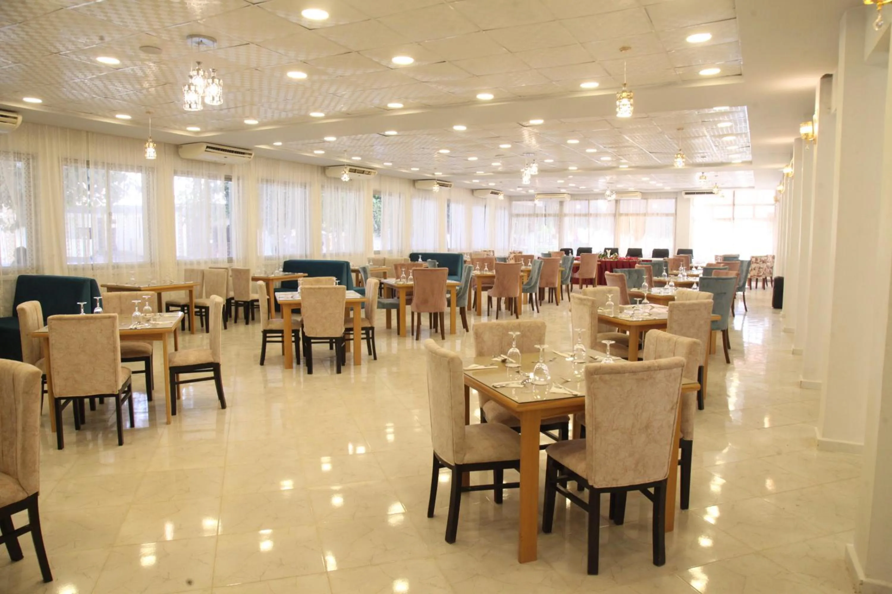 Restaurant/places to eat in Jewel Assiut Hotel