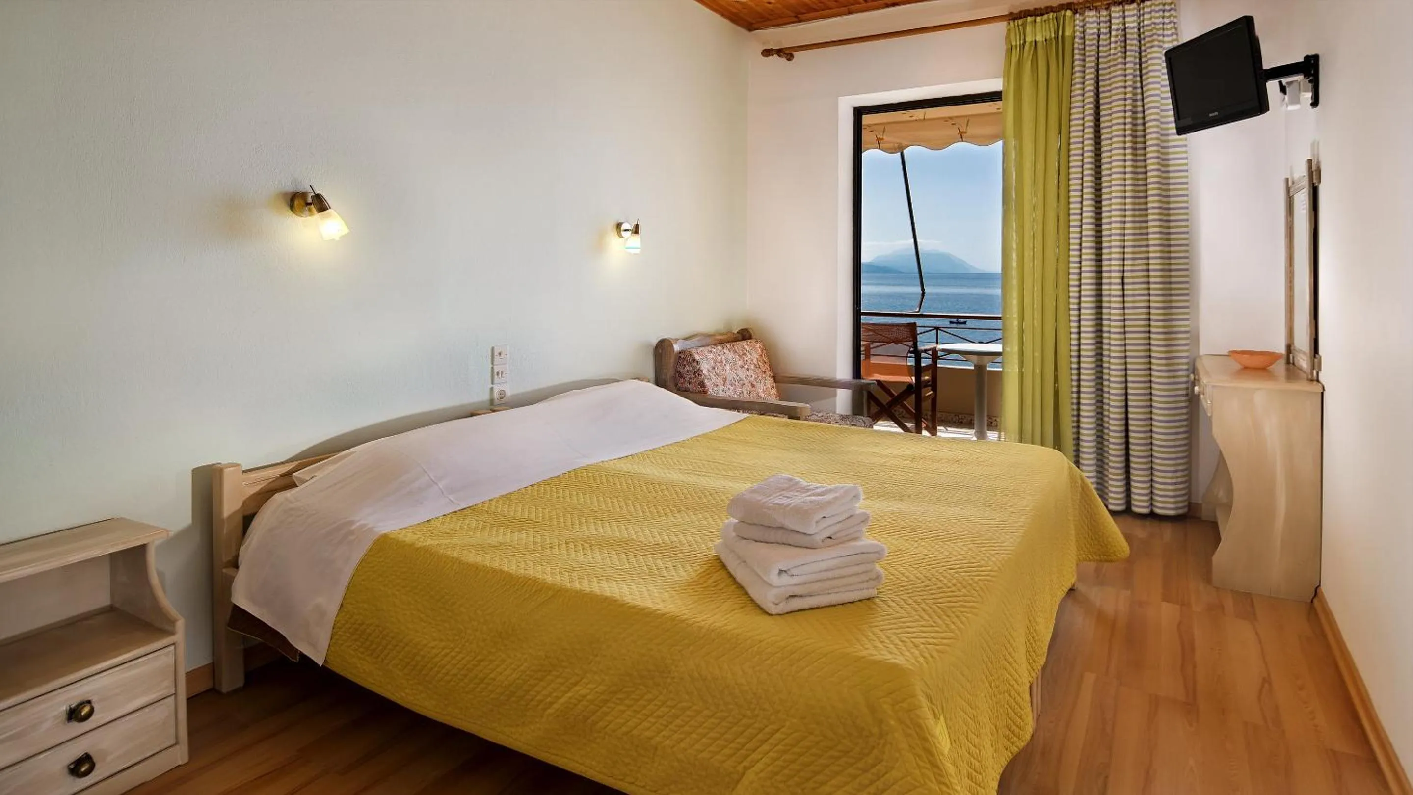 Balcony/Terrace, Bed in Pharos Rooms