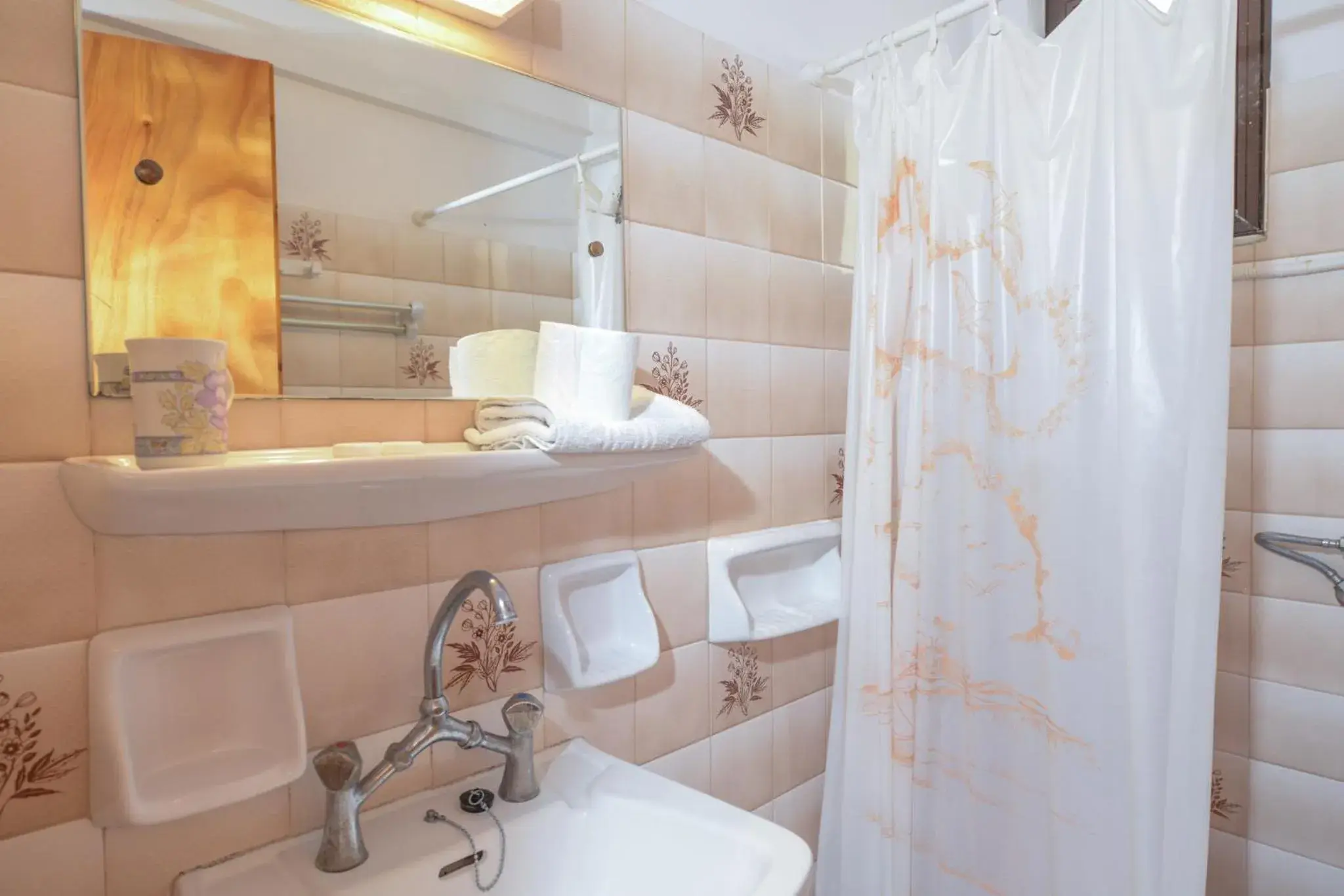 Property building in Pharos Rooms Property building in Pharos Rooms