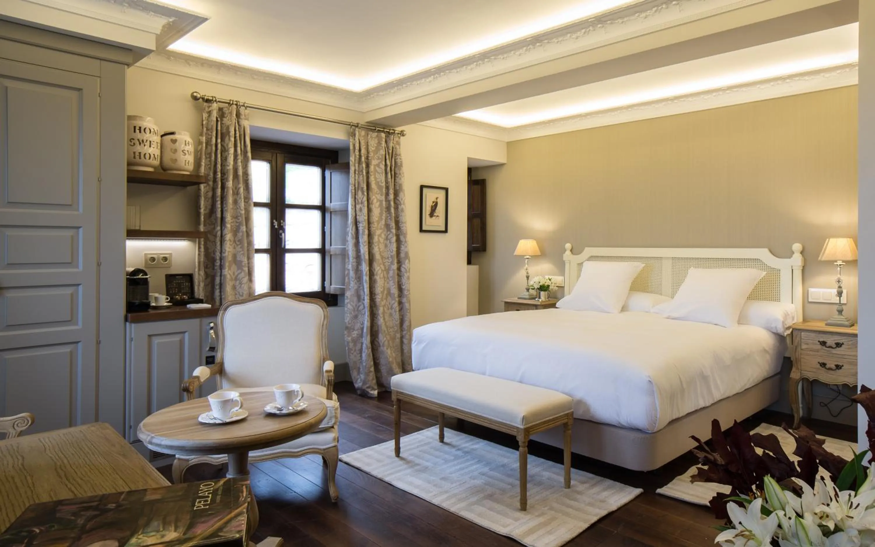 Photo of the whole room, Bed in Puebloastur Eco Resort Hotel & Spa Gran Lujo