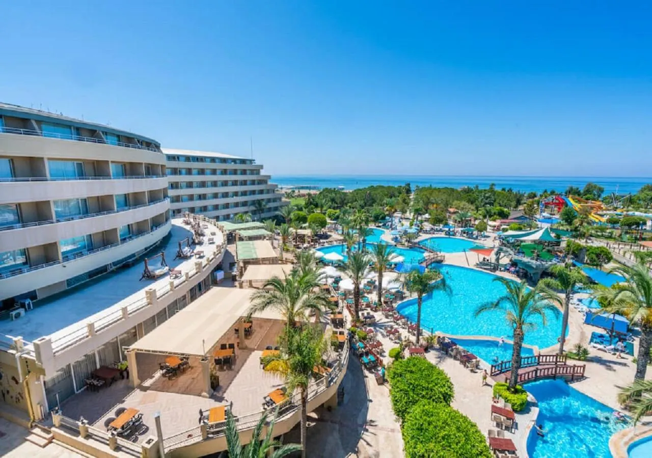 Property building in Armas Pemar Beach