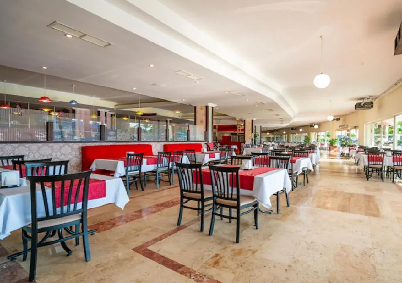 Restaurant/places to eat in Armas Pemar Beach Restaurant/places to eat in Armas Pemar Beach