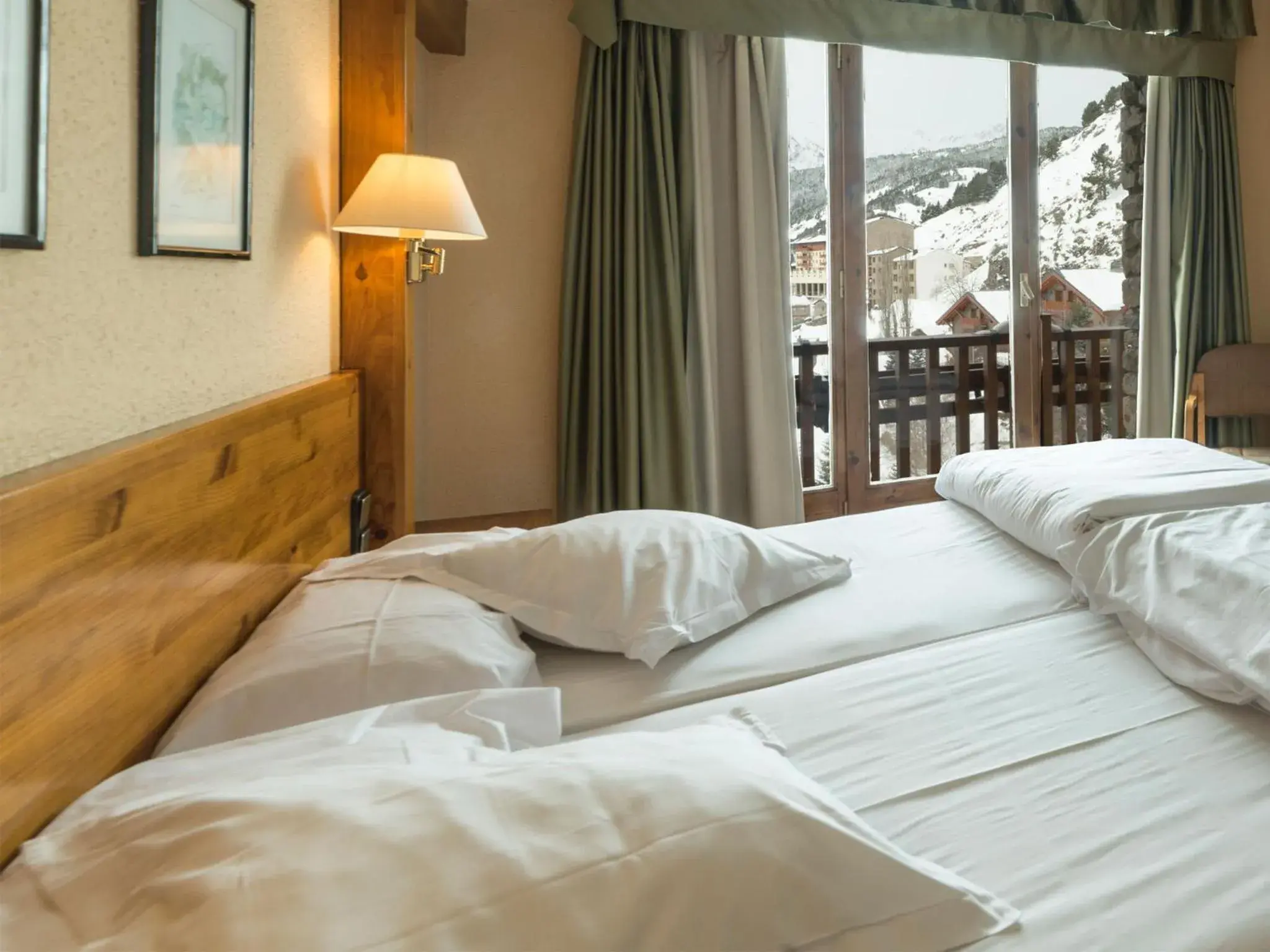 Photo of the whole room, Bed in Sport Hotel Photo of the whole room, Bed in Sport Hotel