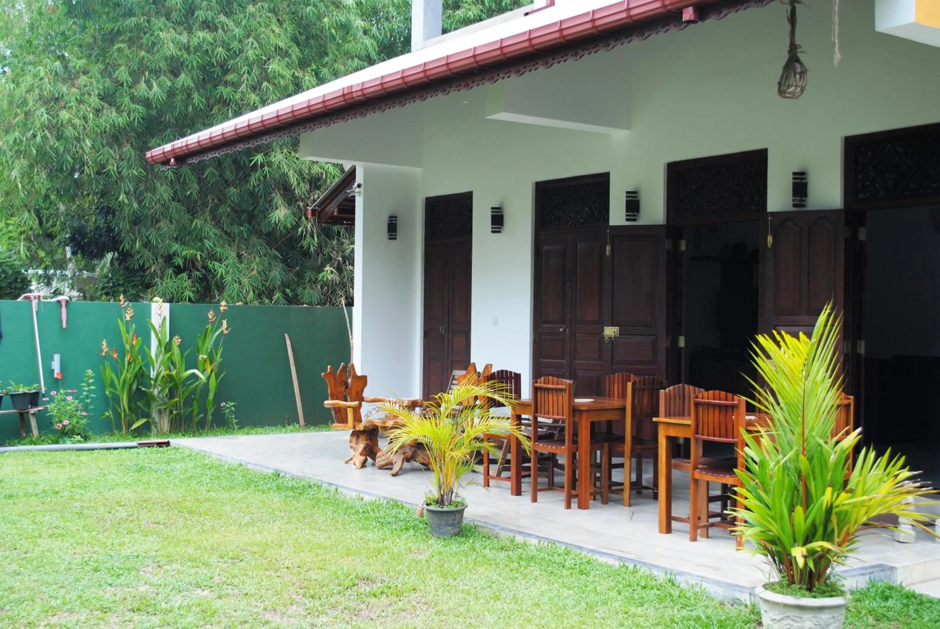 Property building in Mary's Palm Garden