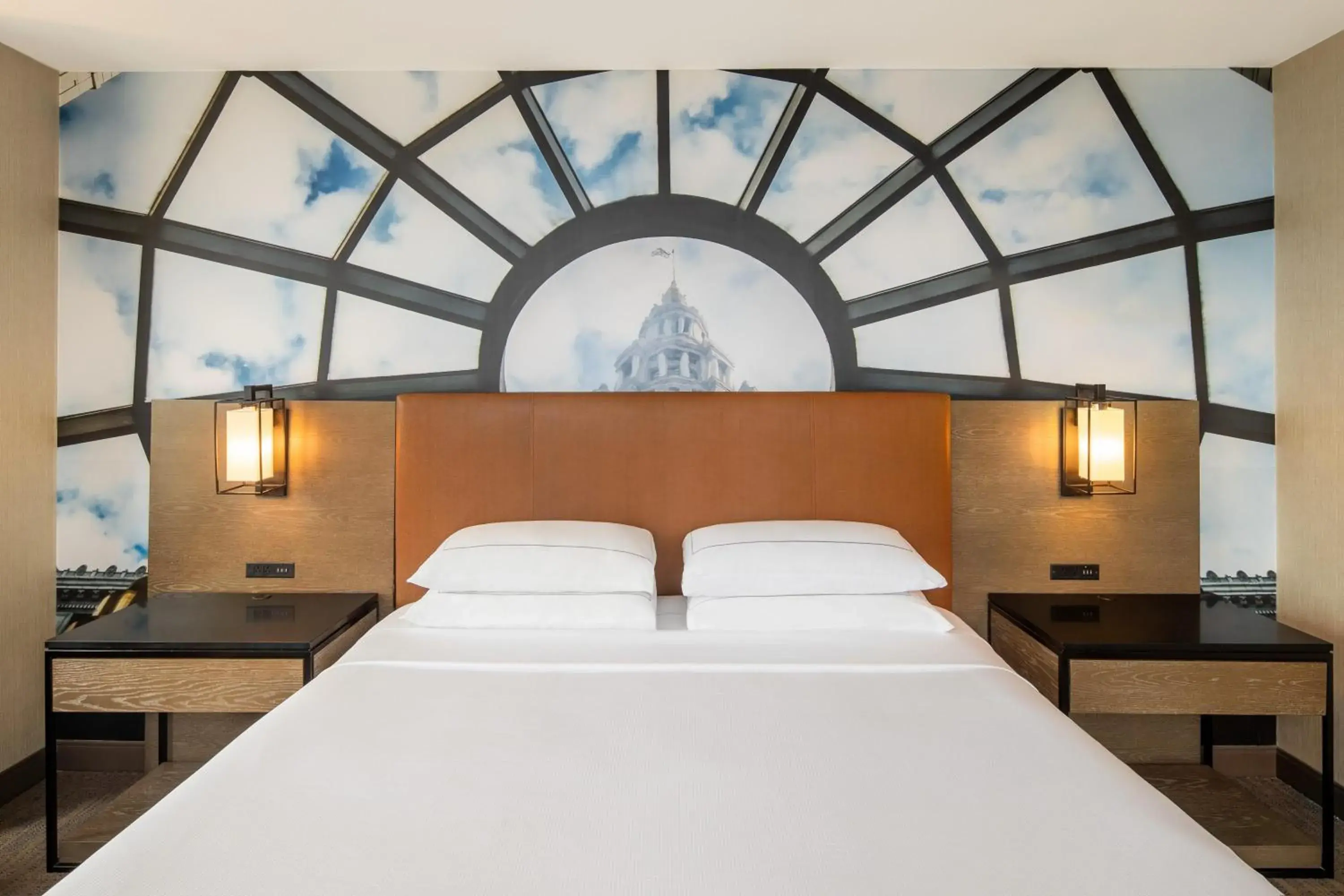 South Corner King Room - Hearing Access in Hilton Cleveland Downtown South Corner King Room - Hearing Access in Hilton Cleveland Downtown