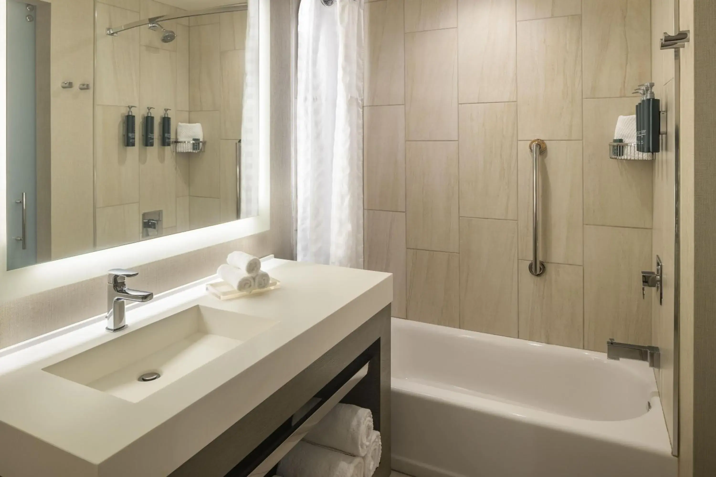 Bathroom in Hilton Cleveland Downtown Bathroom in Hilton Cleveland Downtown