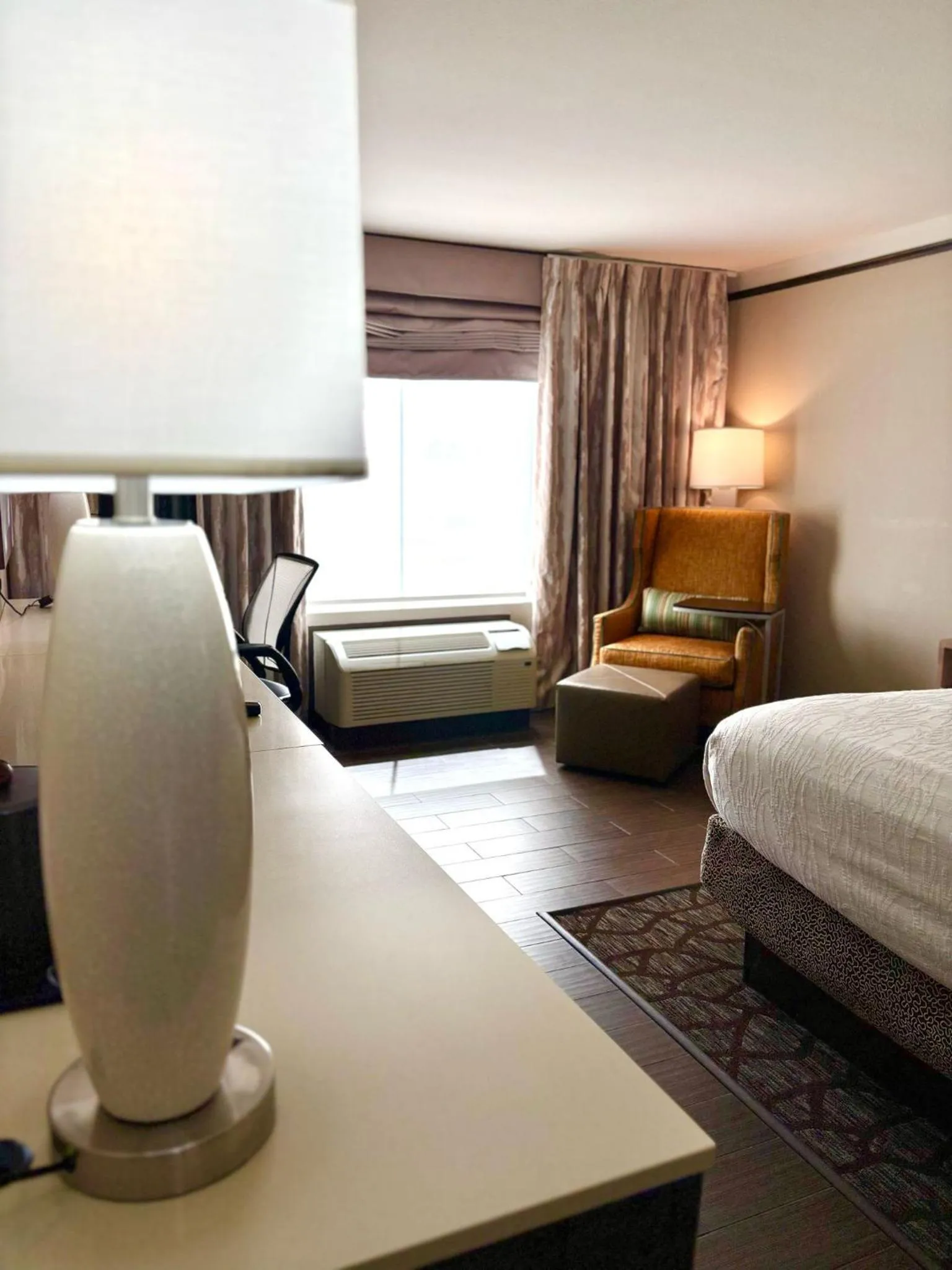 Bed in Kozy Hotel Houston North