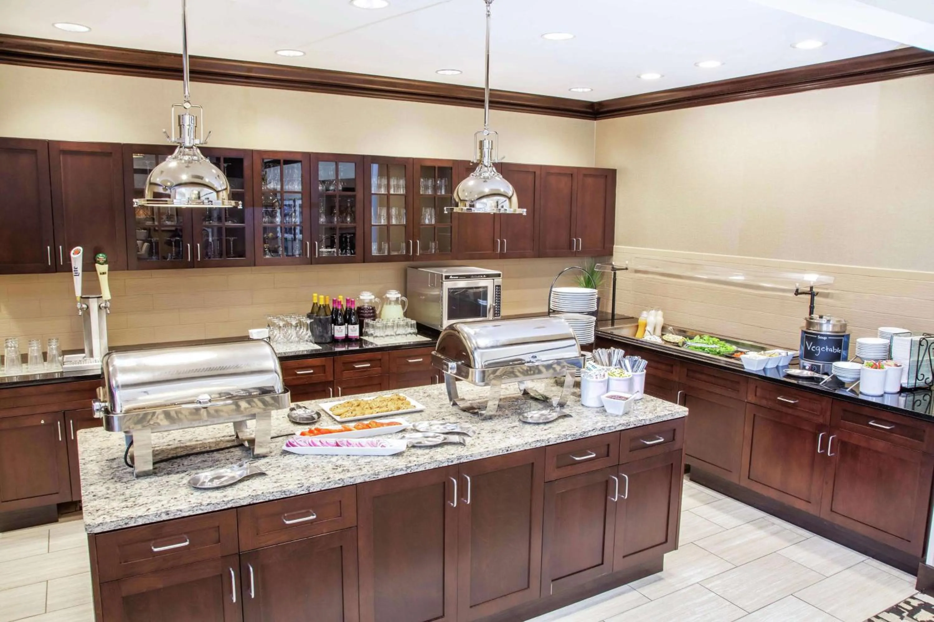 Dining area in Homewood Suites by Hilton Munster