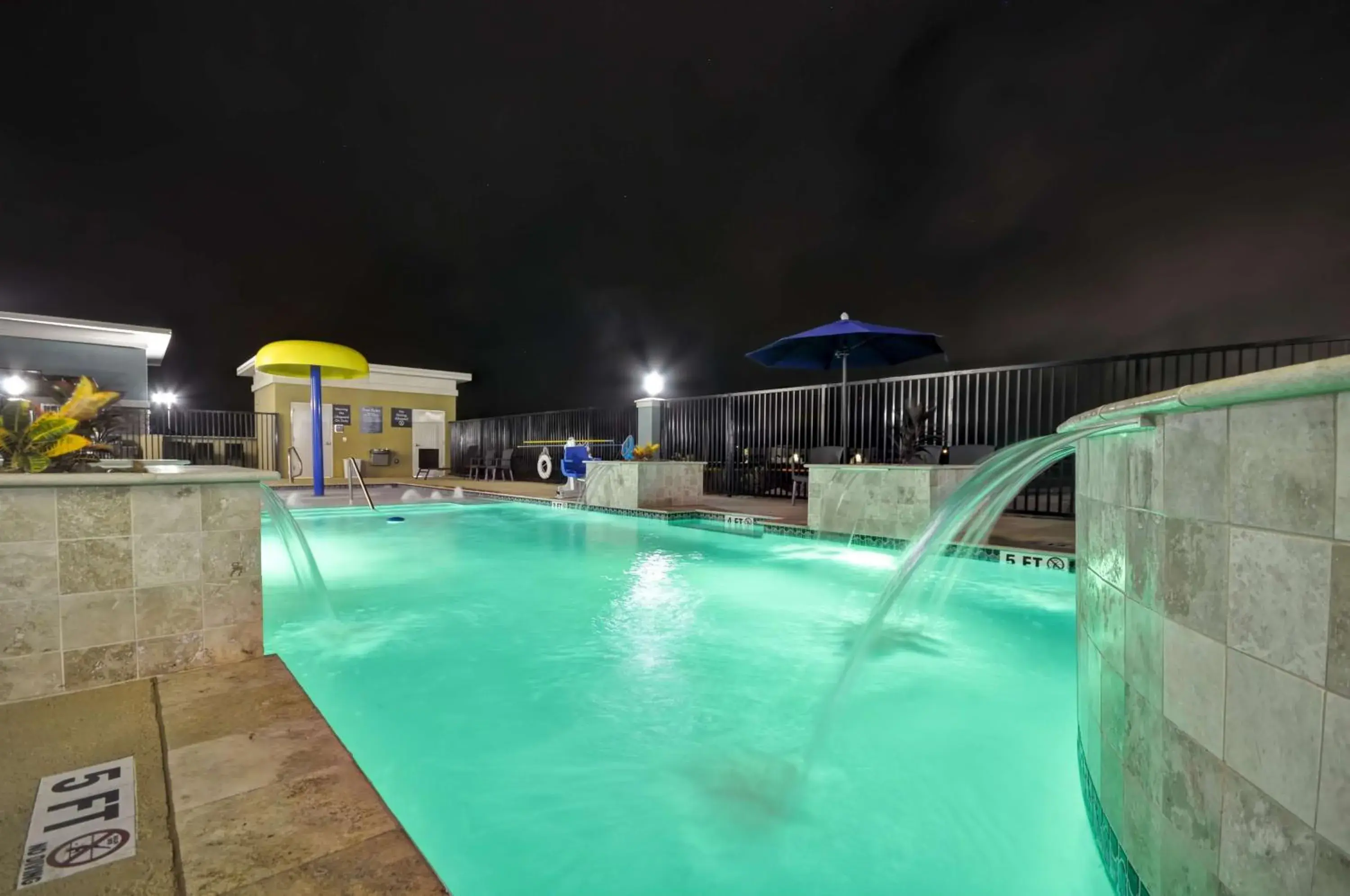 Pool view in Homewood Suites by Hilton New Braunfels Pool view in Homewood Suites by Hilton New Braunfels