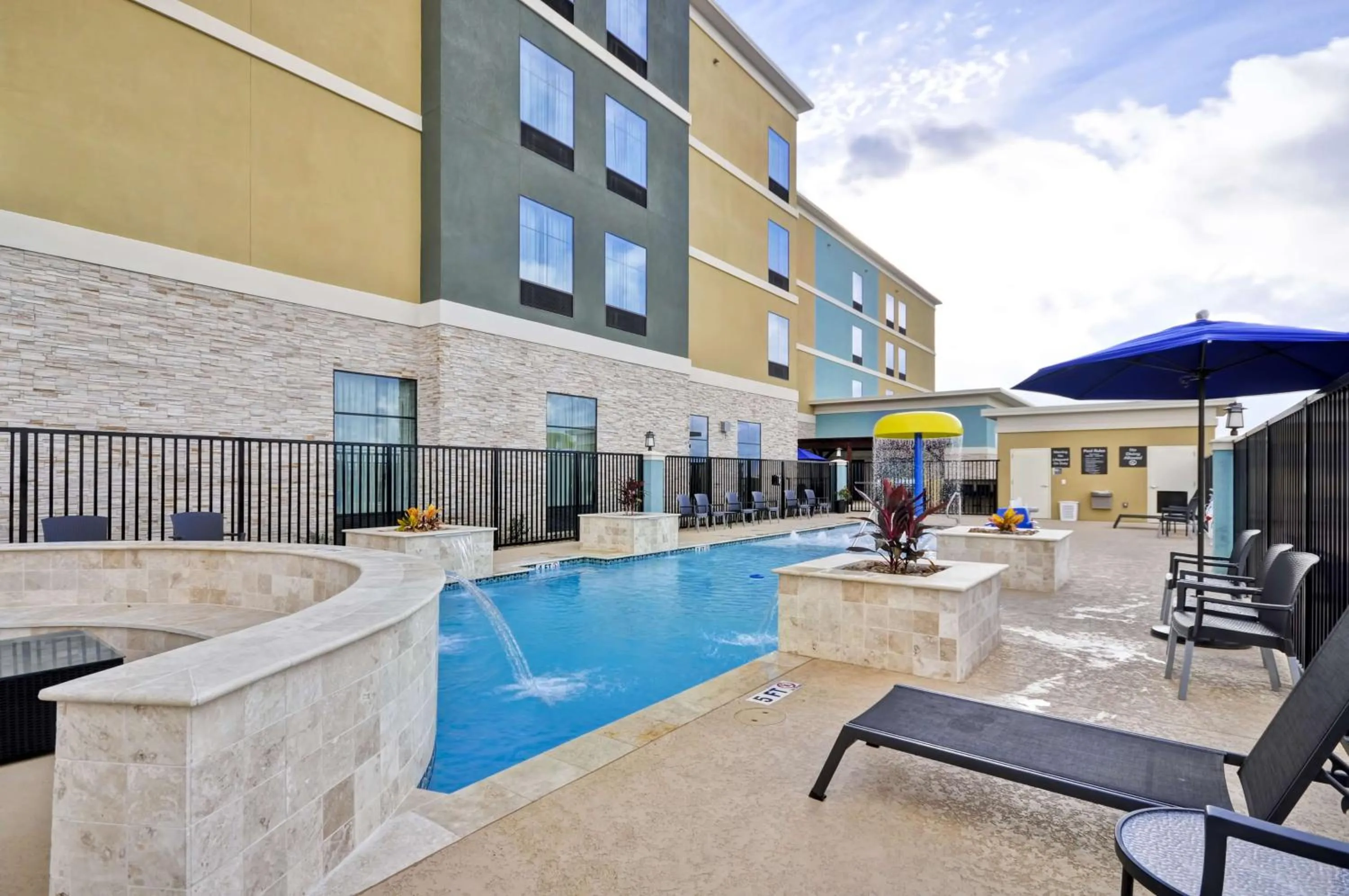 Pool view in Homewood Suites by Hilton New Braunfels
