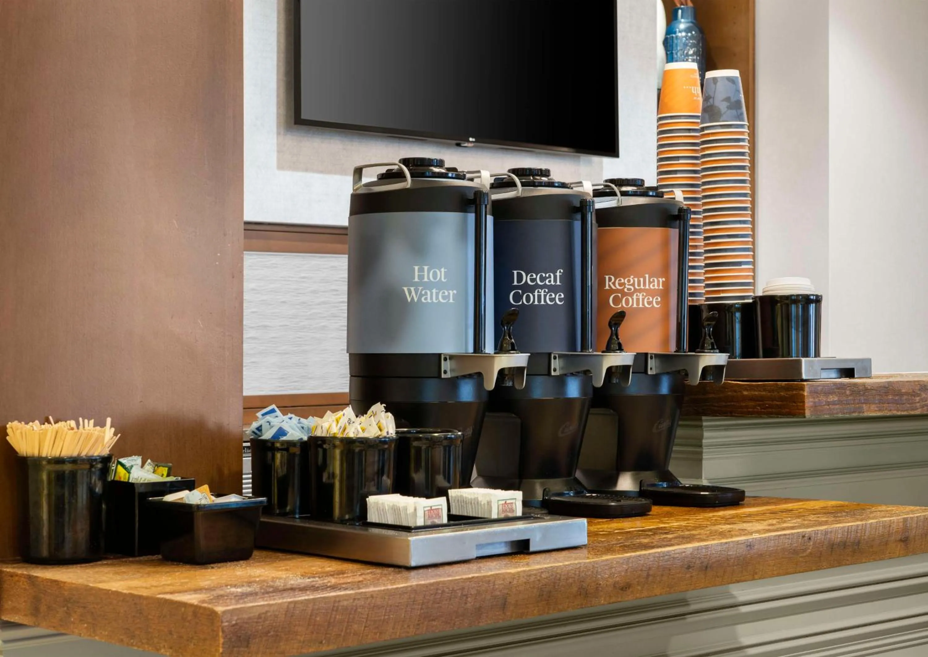 Dining area in Homewood Suites by Hilton Boston Brookline-Longwood Medical