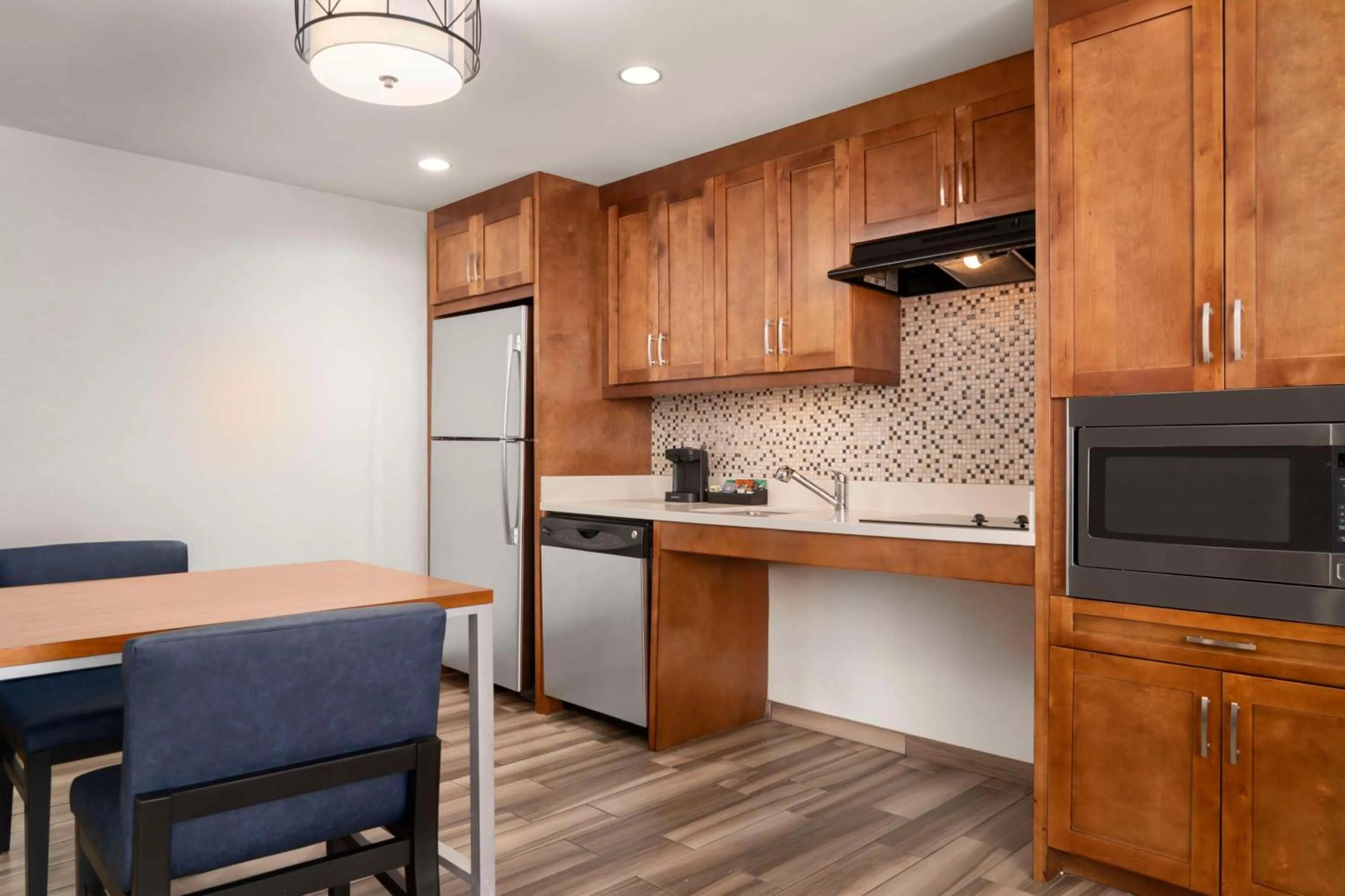 Kitchen or kitchenette in Homewood Suites by Hilton Boston Brookline-Longwood Medical