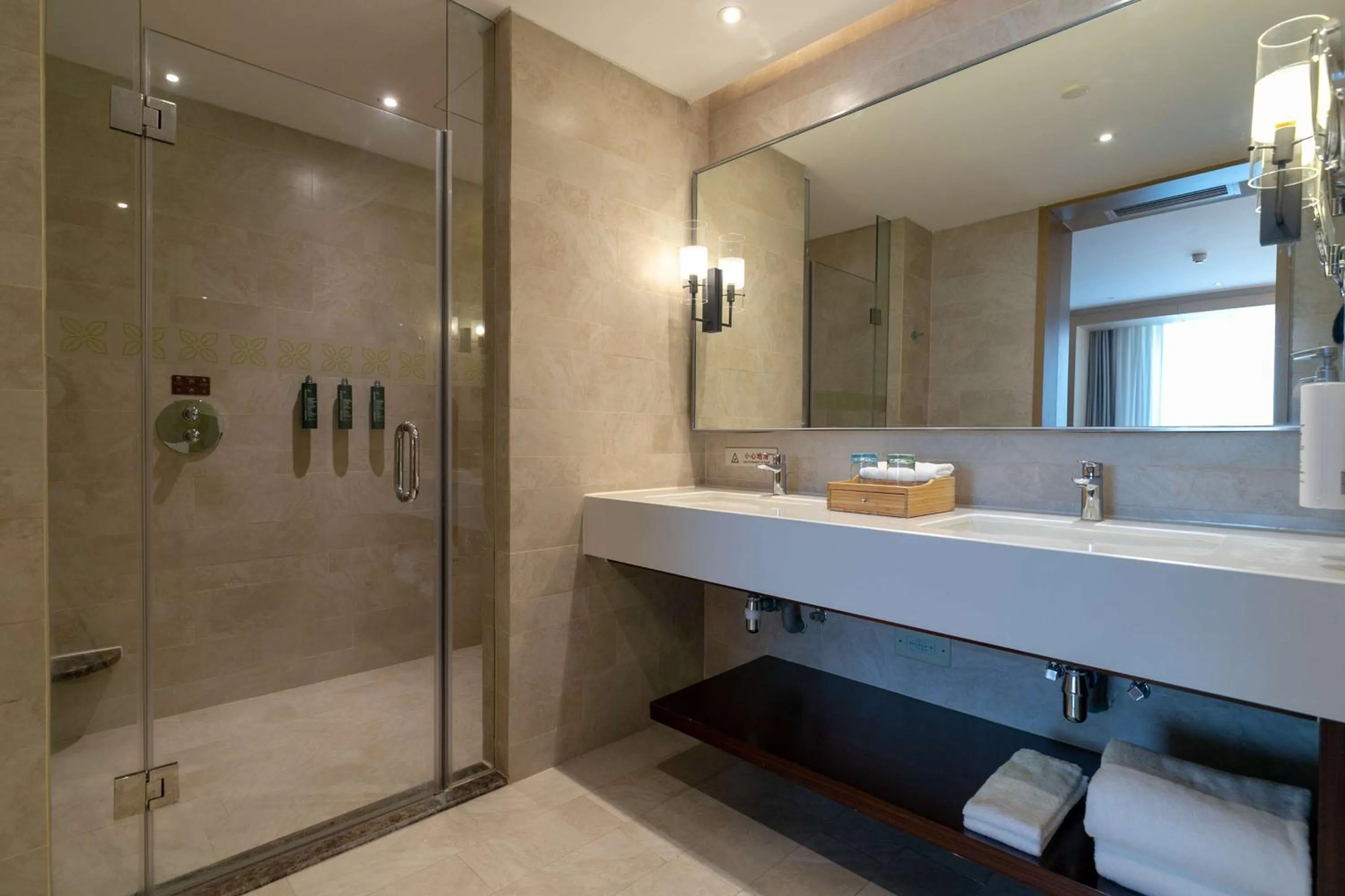 Bathroom in Hilton Garden Inn Foshan