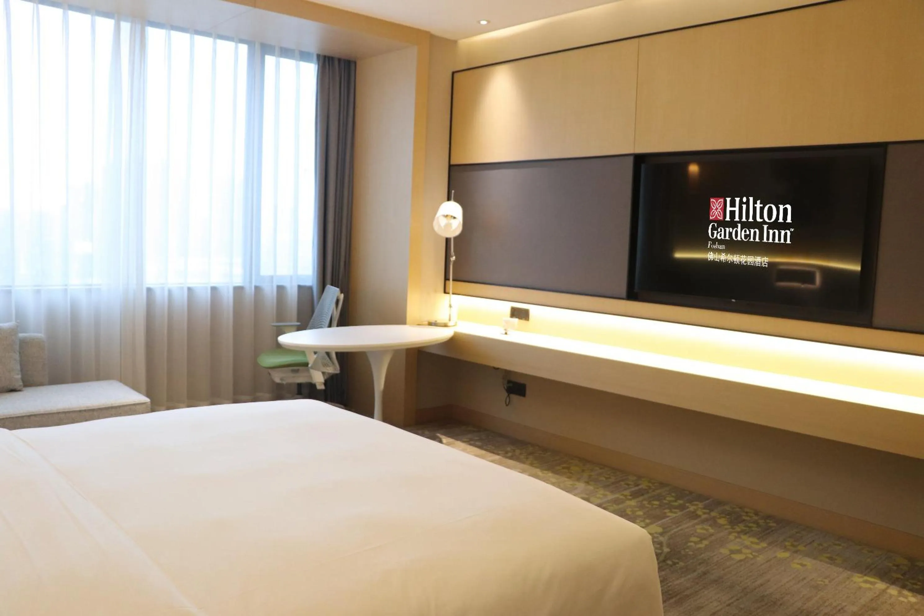 Bedroom, Bed in Hilton Garden Inn Foshan