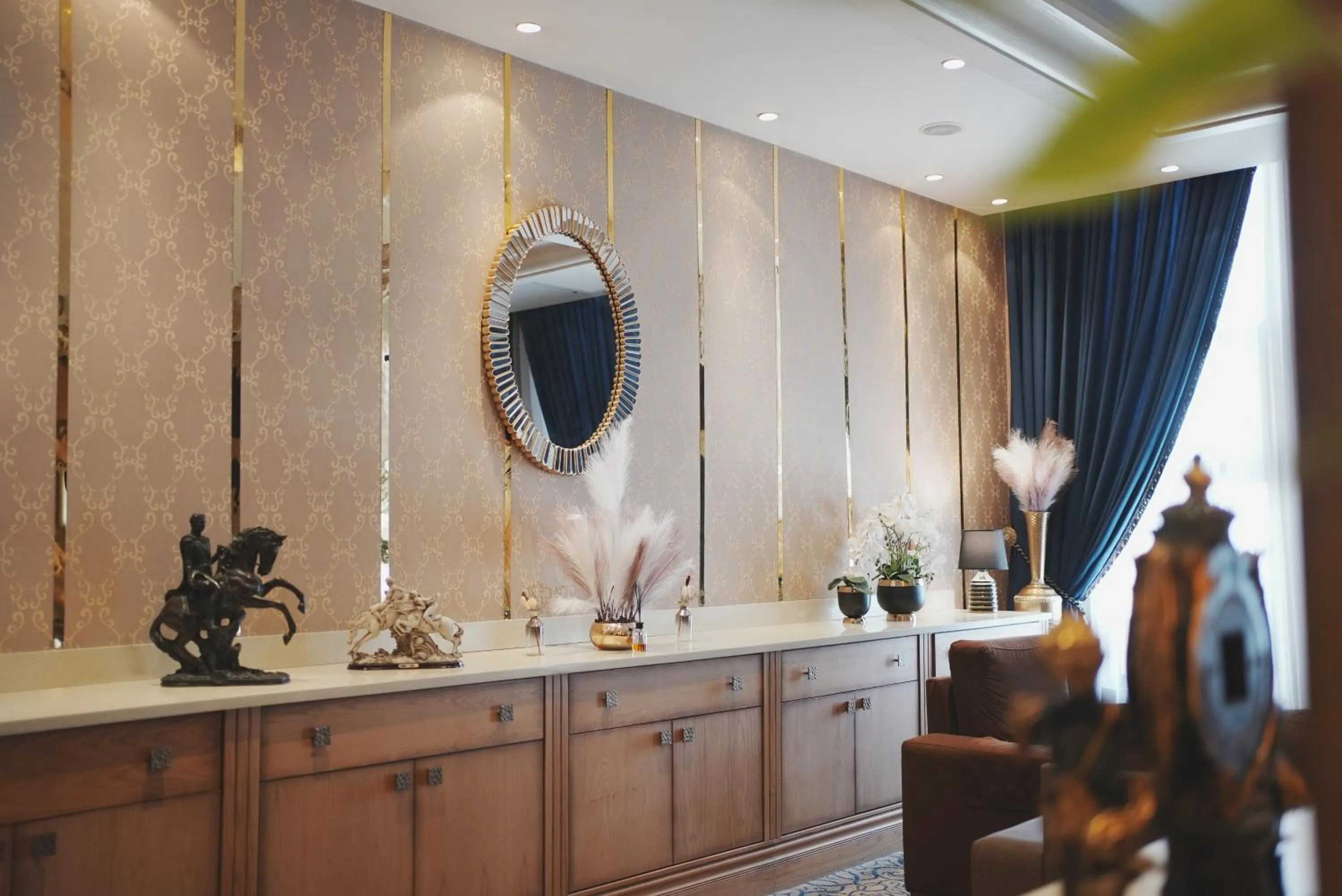 Lounge or bar in Thousand Nights Hotel Amman - فندق ثاوزند نايتس عمان