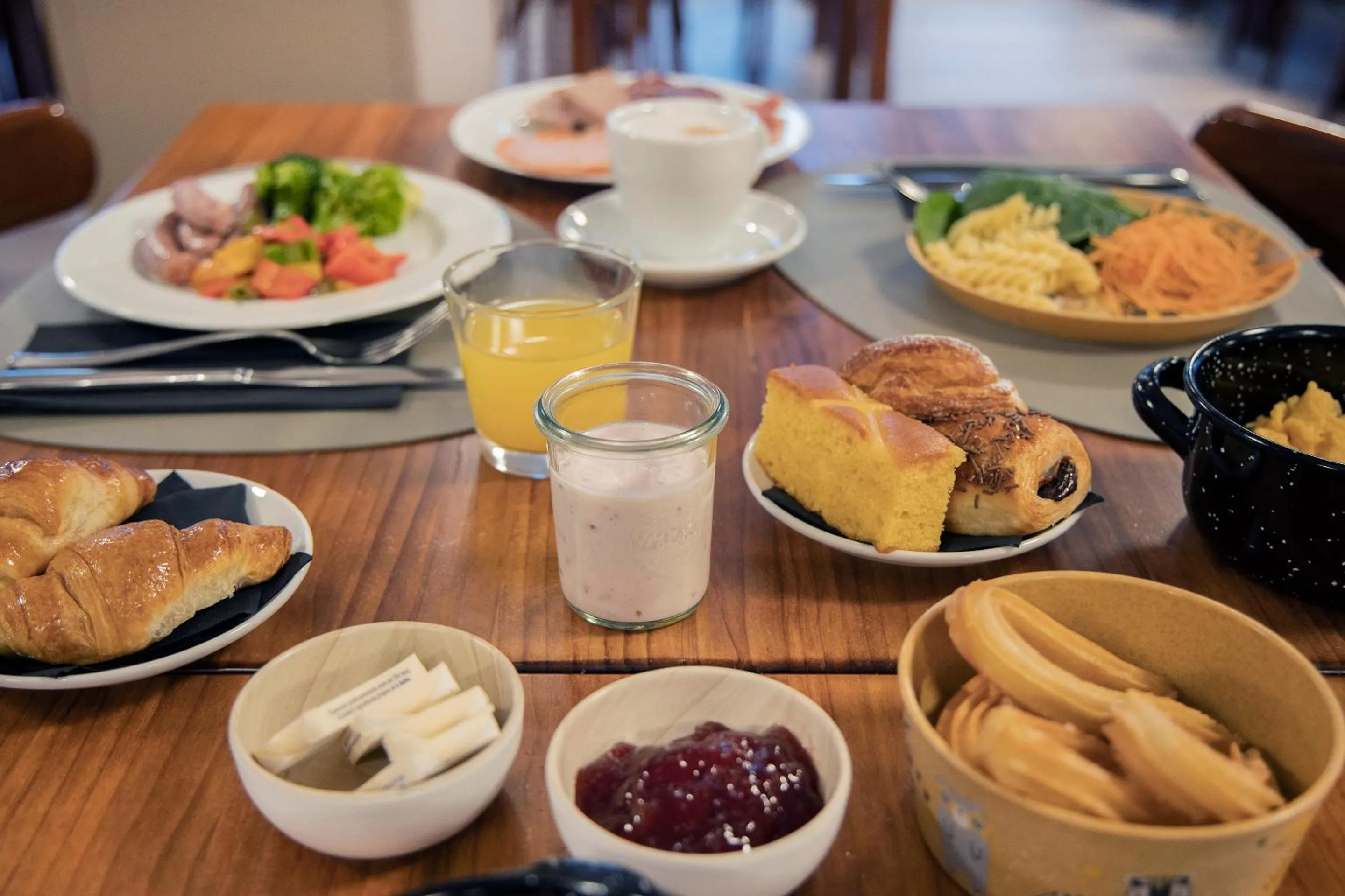 Buffet breakfast in Hotel Encamp by Nexta