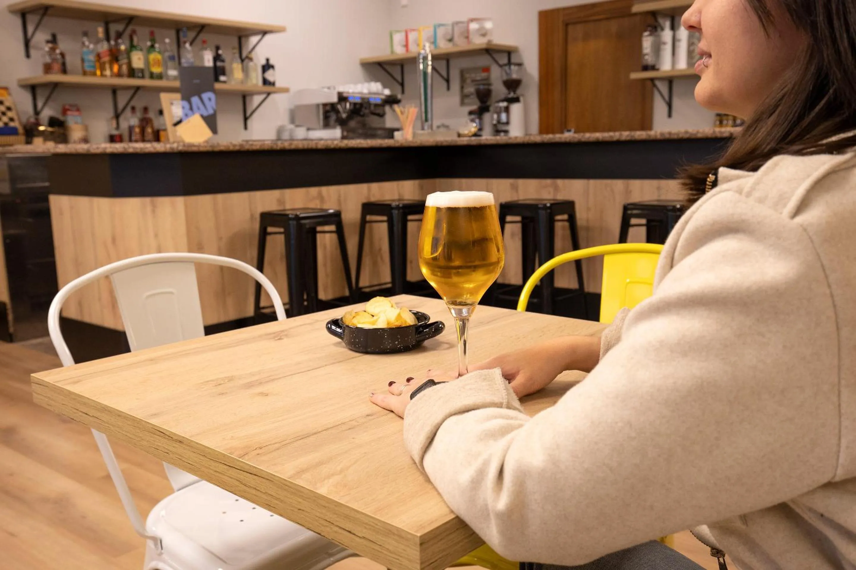 Lounge or bar in Hotel Encamp by Nexta