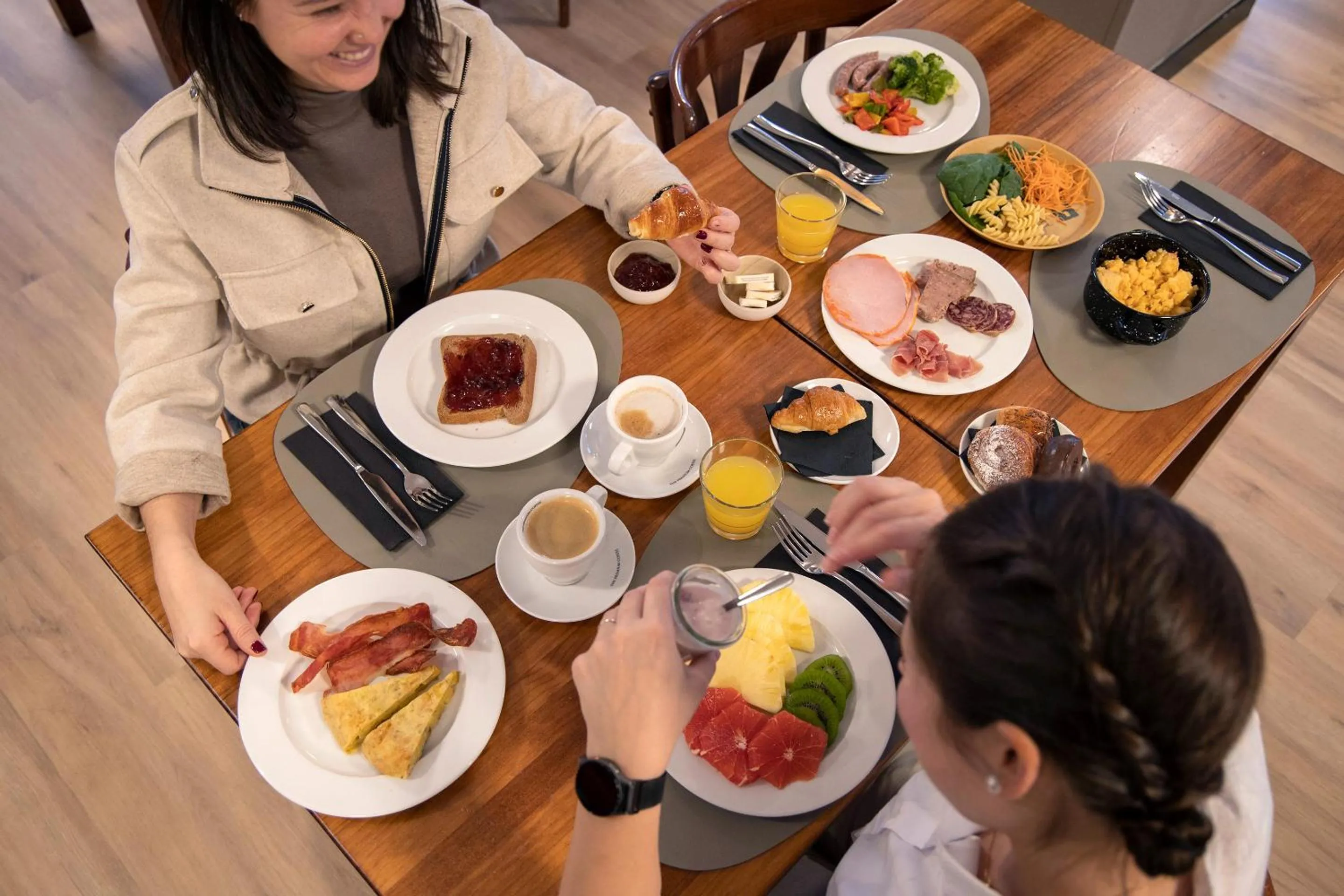 Buffet breakfast in Hotel Encamp by Nexta