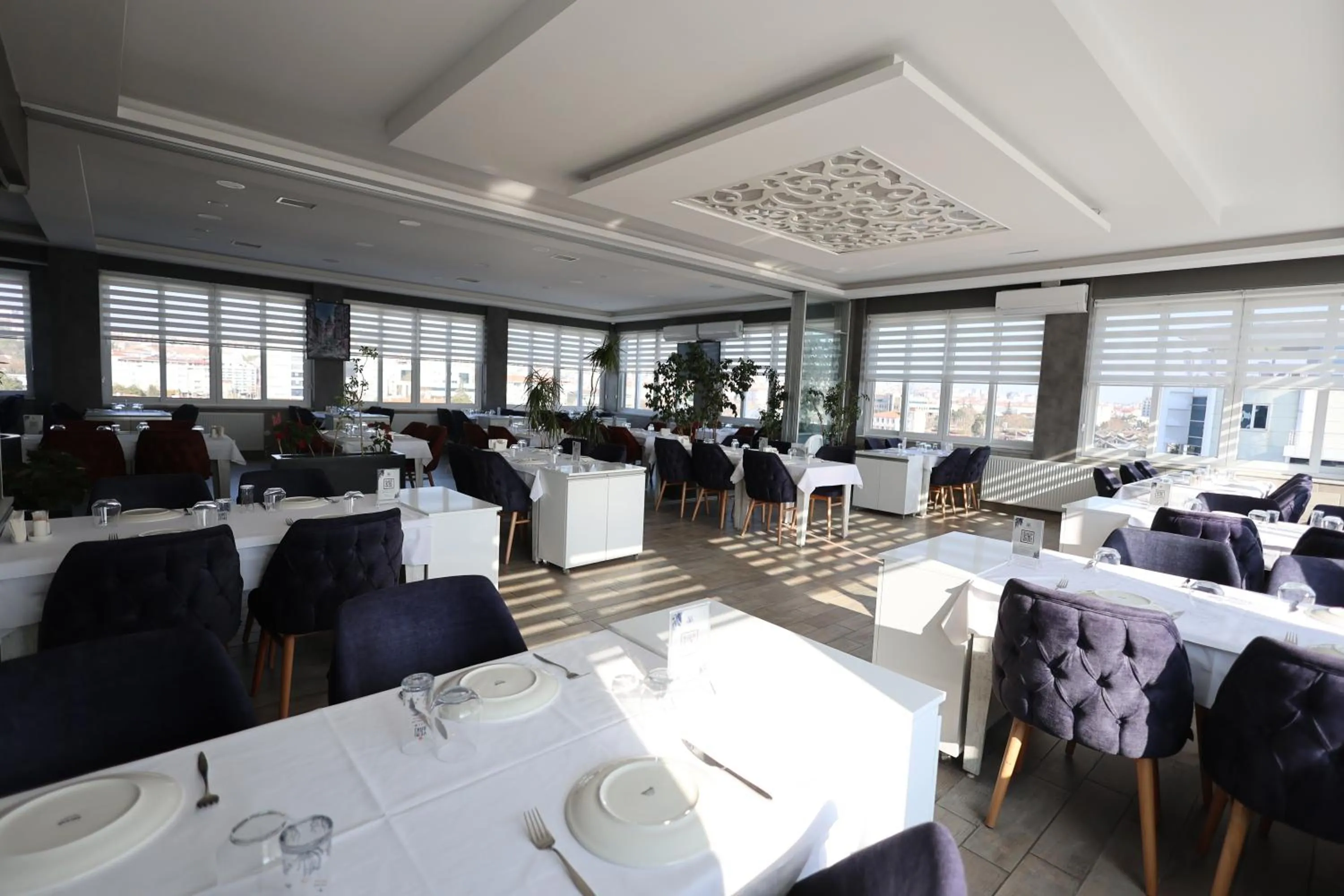 Restaurant/places to eat in Cavit Duvan Prestige Hotel