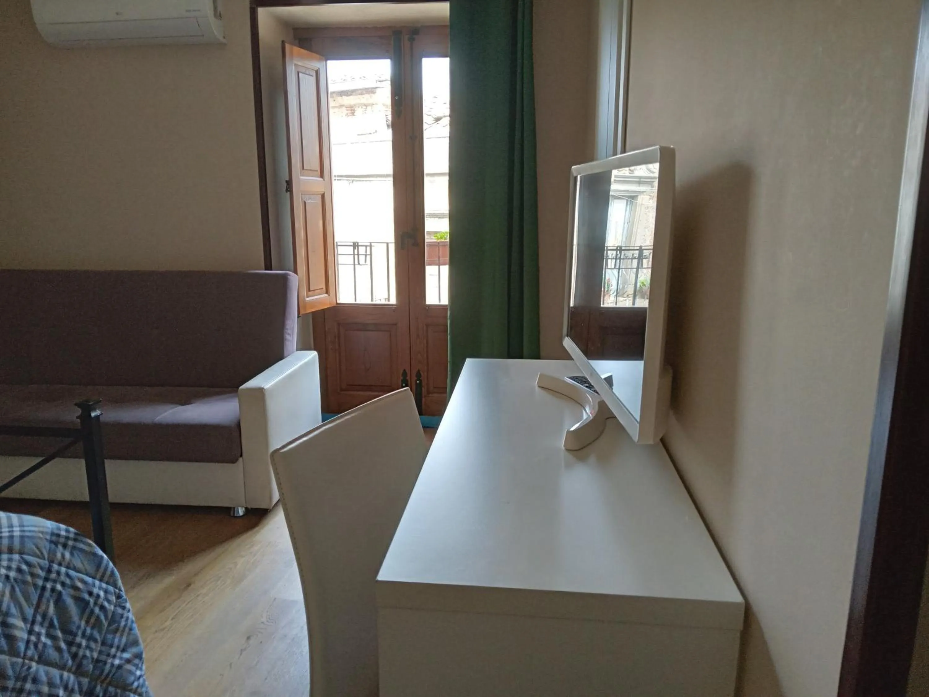 San Nicolò Holiday Home