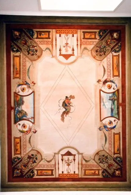 Spanish Steps Art Apartment