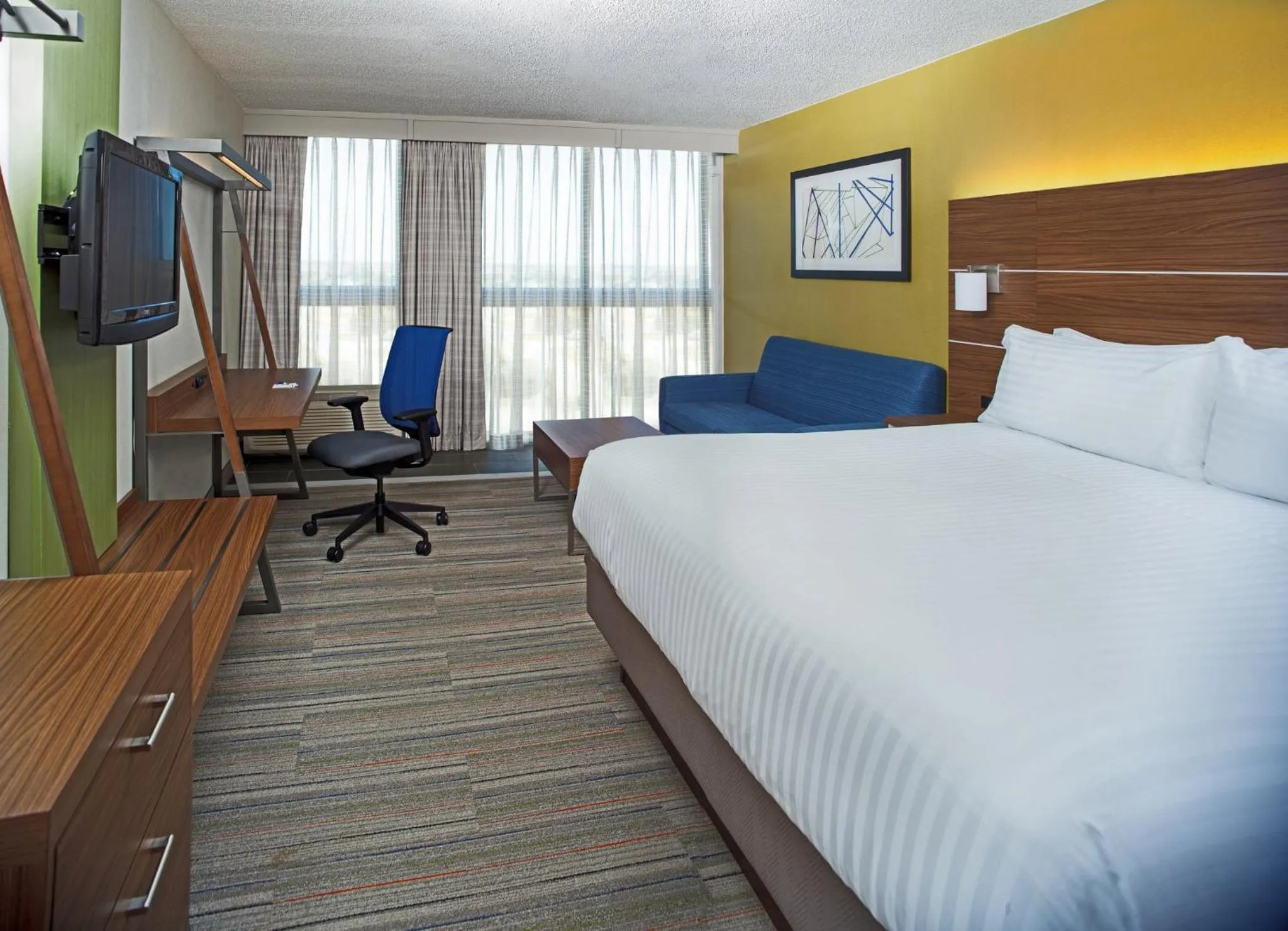 Photo of the whole room, Bed in Holiday Inn Express Nags Head Oceanfront by IHG