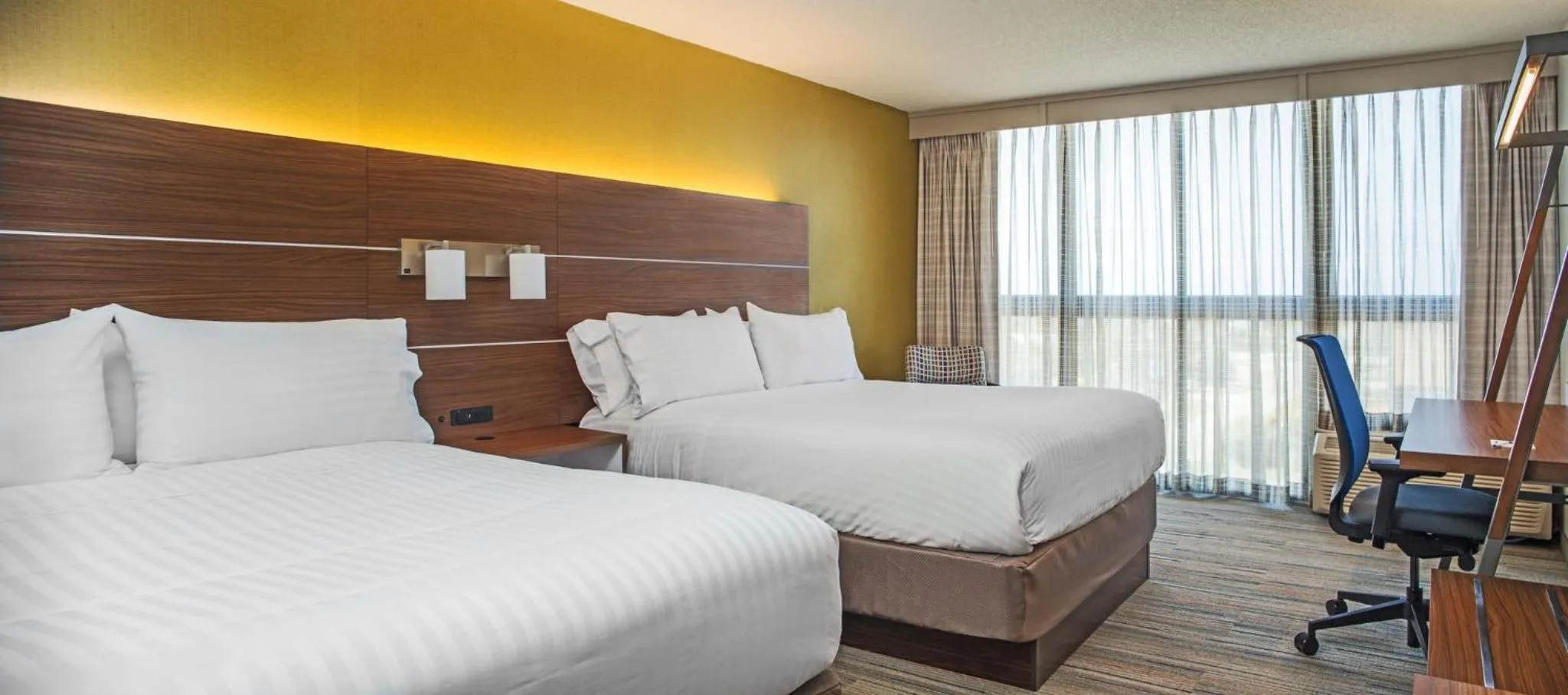 Photo of the whole room, Bed in Holiday Inn Express Nags Head Oceanfront by IHG