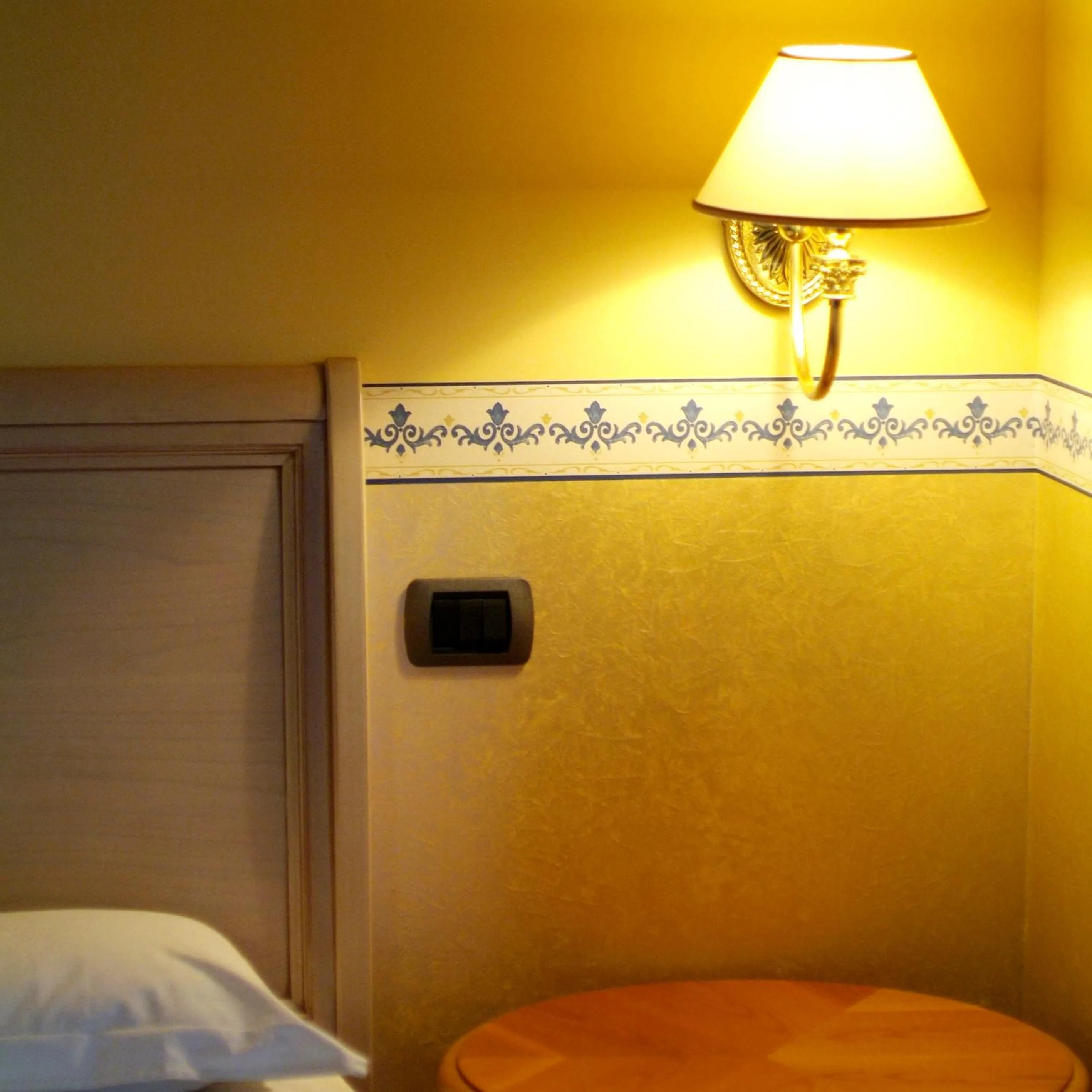 Decorative detail, Bed in Hotel Ristorante Novecento