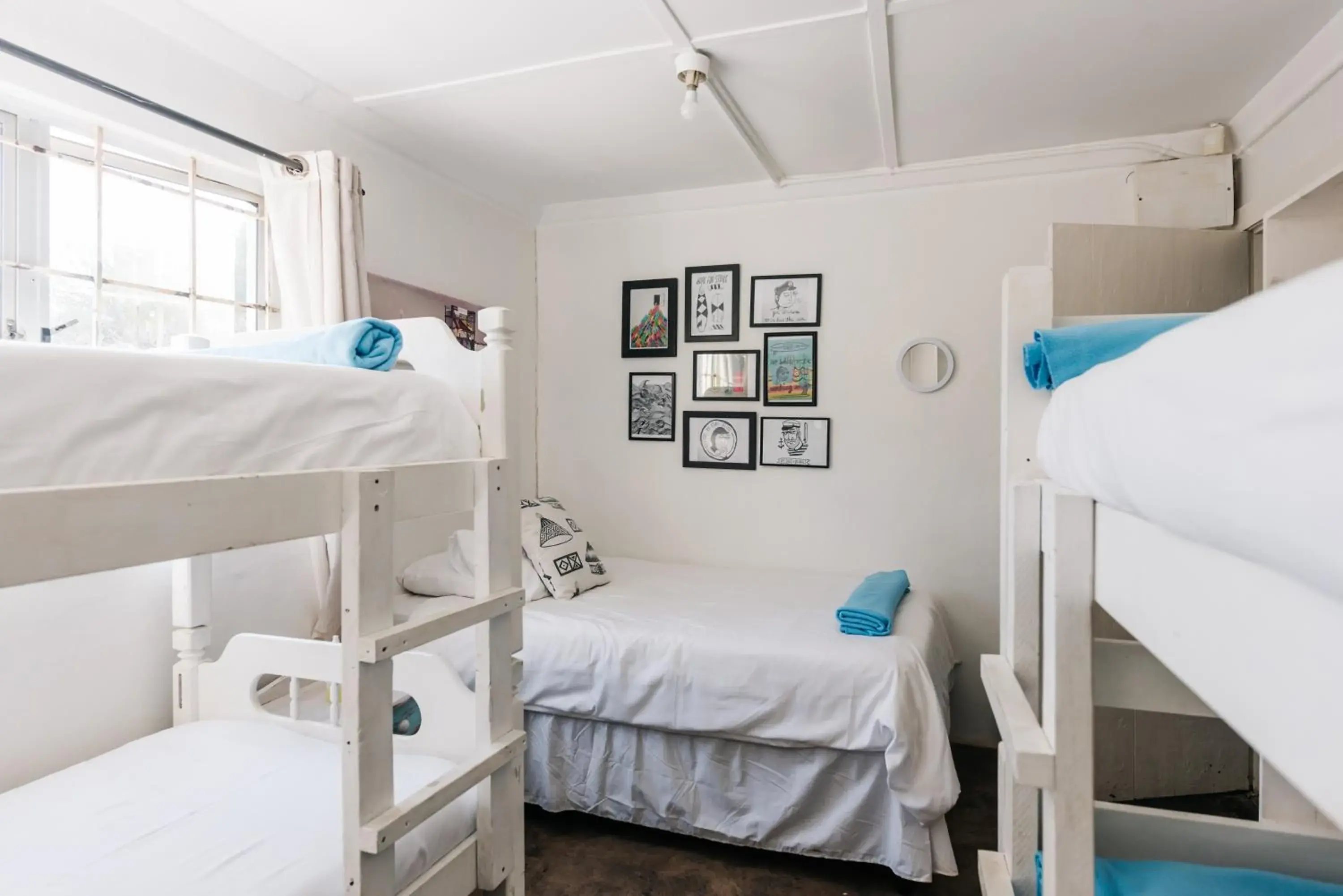 Bunk Bed in Mixed Dormitory Room in Umzumbe Surf House Bunk Bed in Mixed Dormitory Room in Umzumbe Surf House