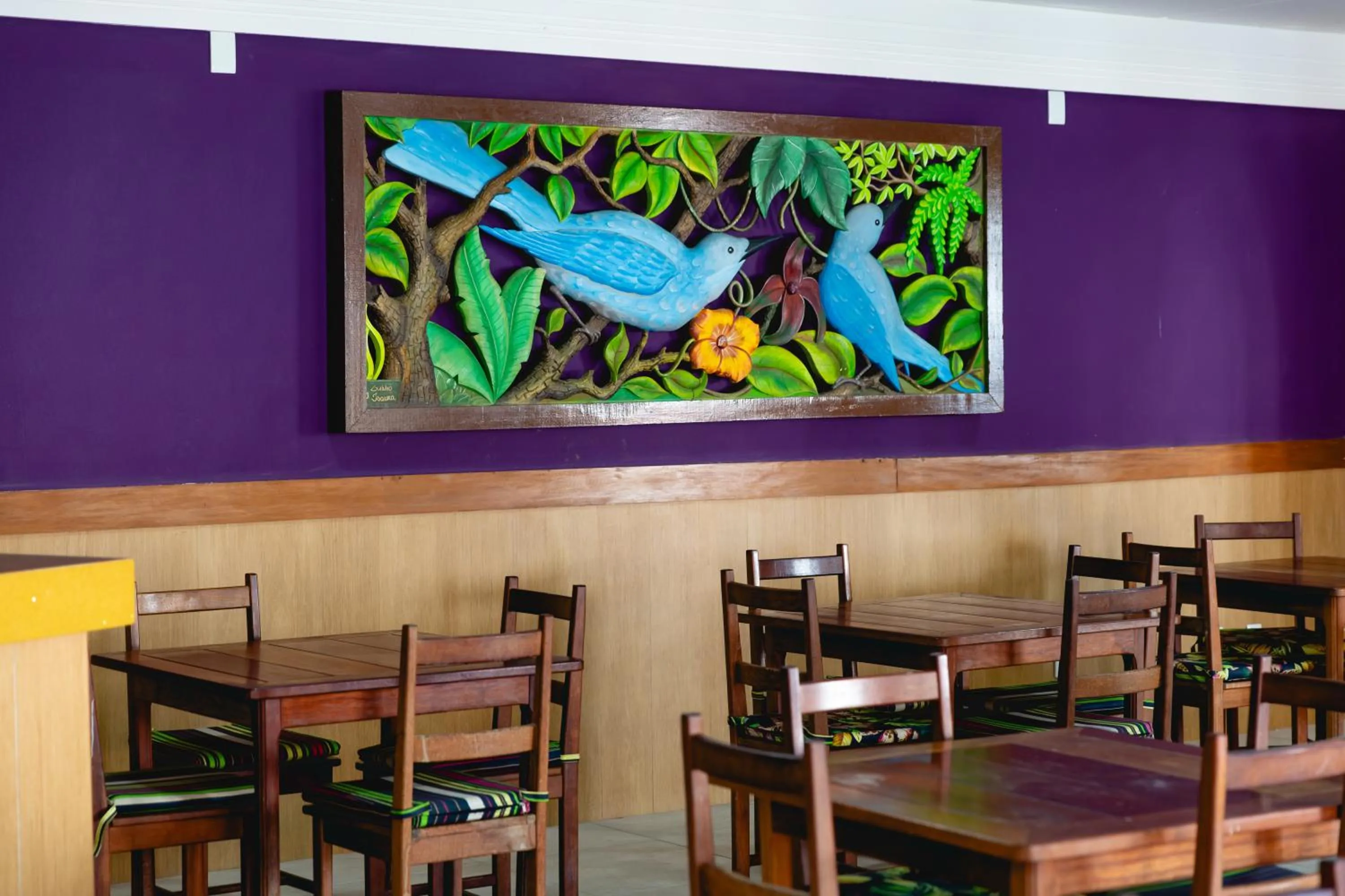 Restaurant/places to eat in Casa Blanca Park Hotel