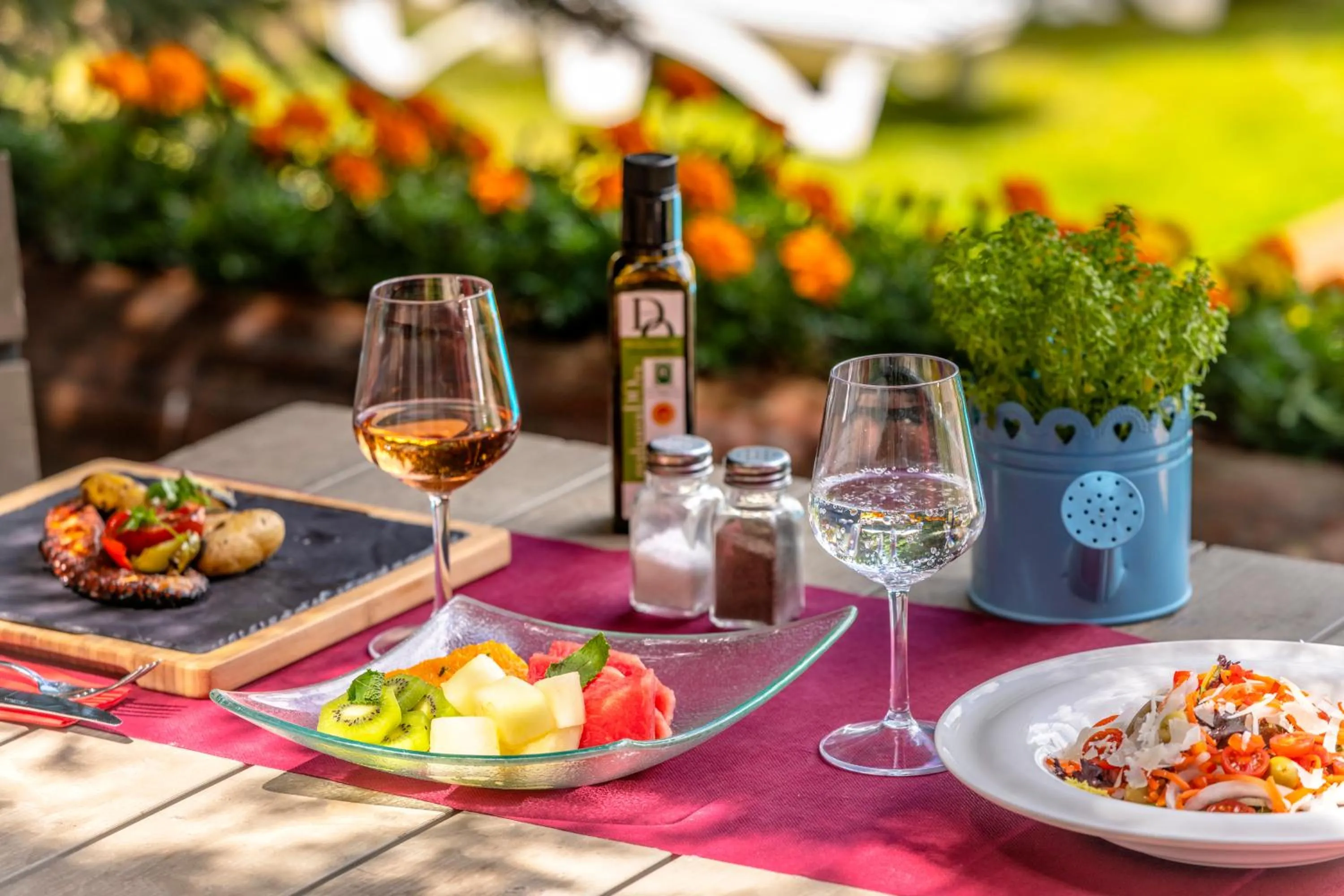 Restaurant/places to eat in Sport Hotel Village