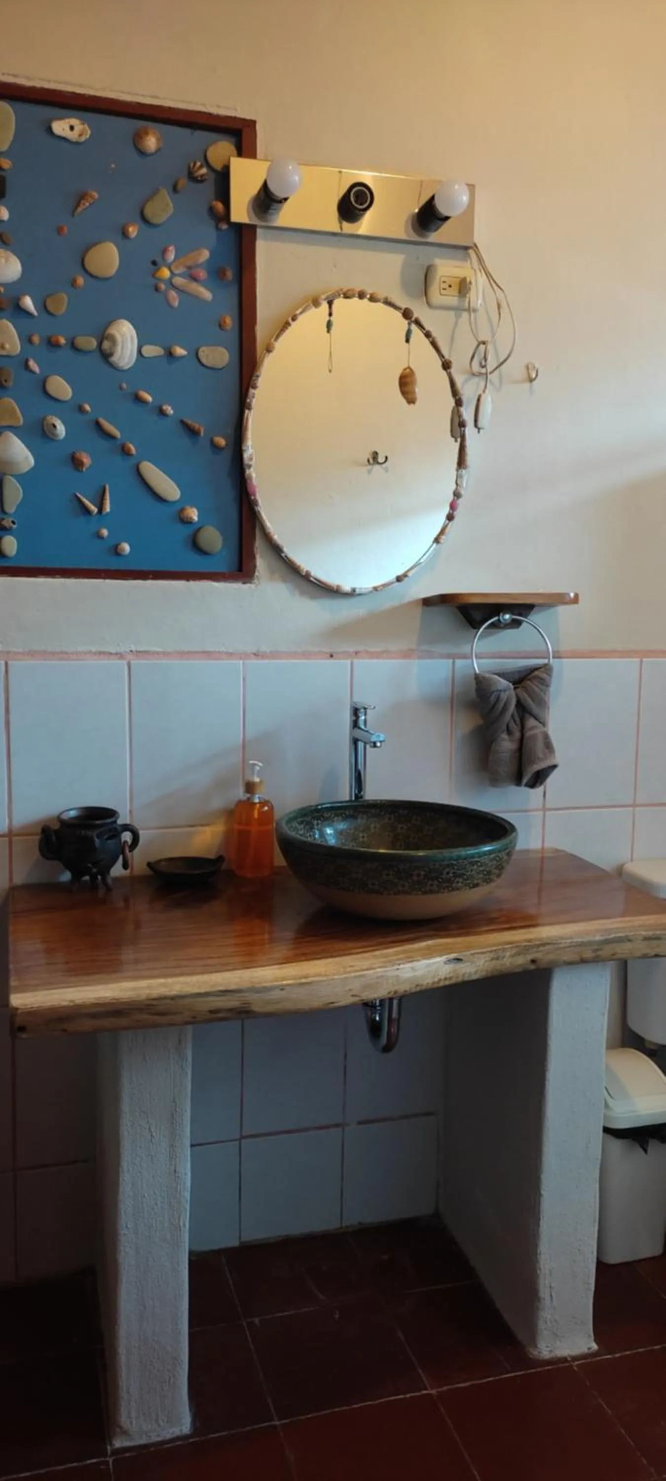 Bathroom in El Belga Loco
