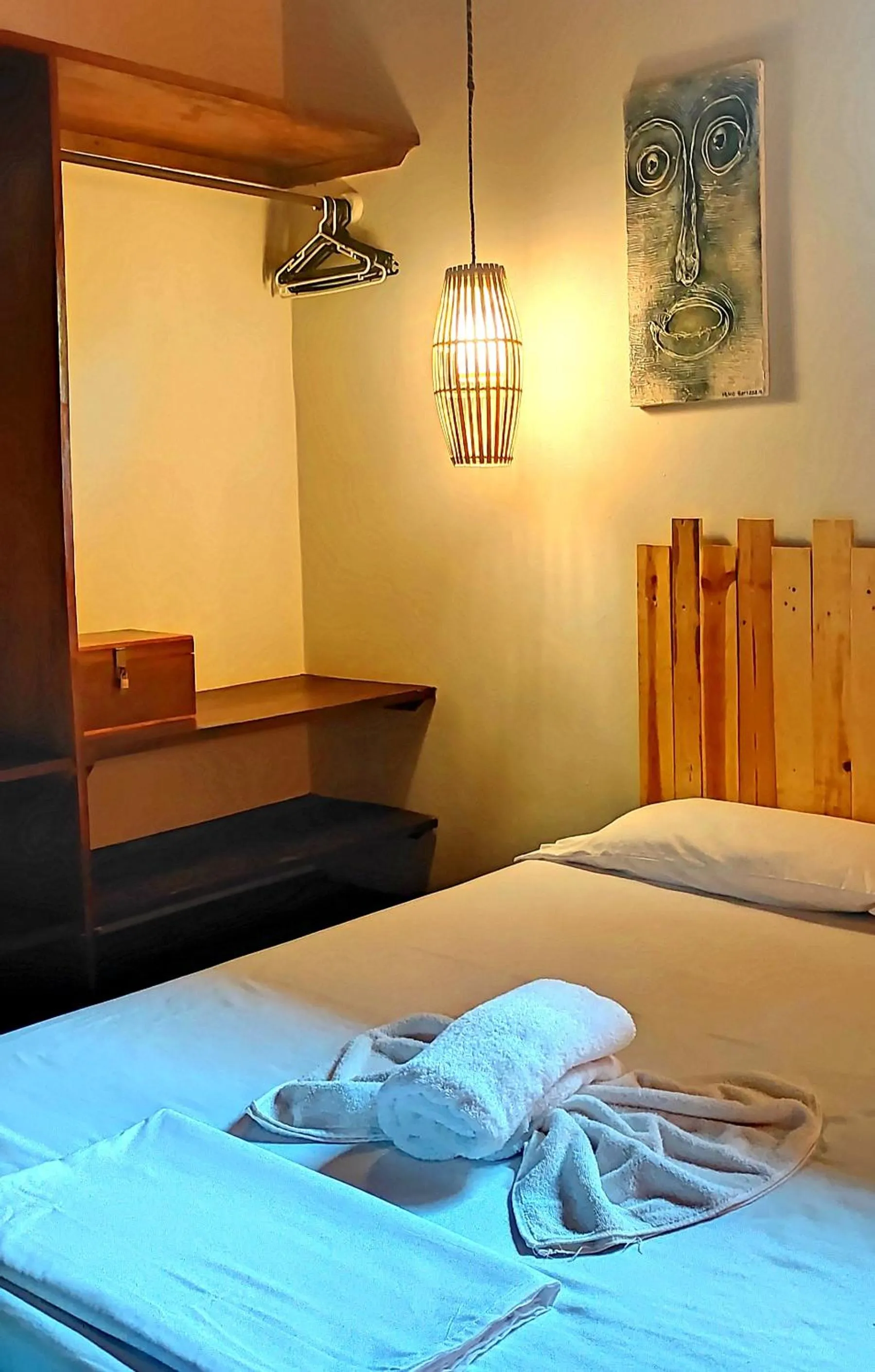 Photo of the whole room, Bed in El Belga Loco