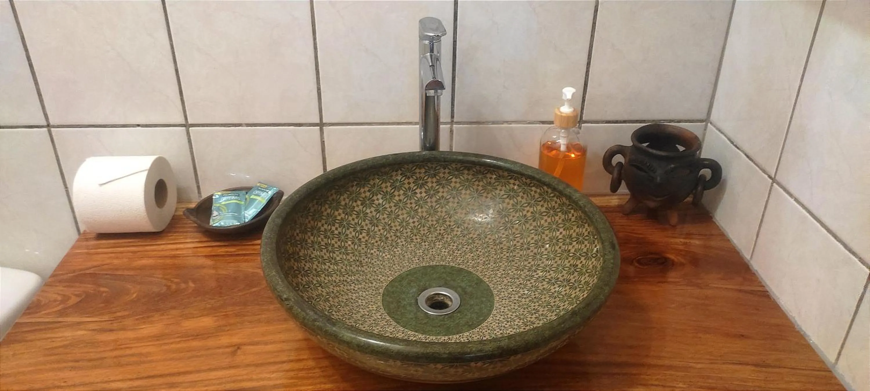 Bathroom in El Belga Loco