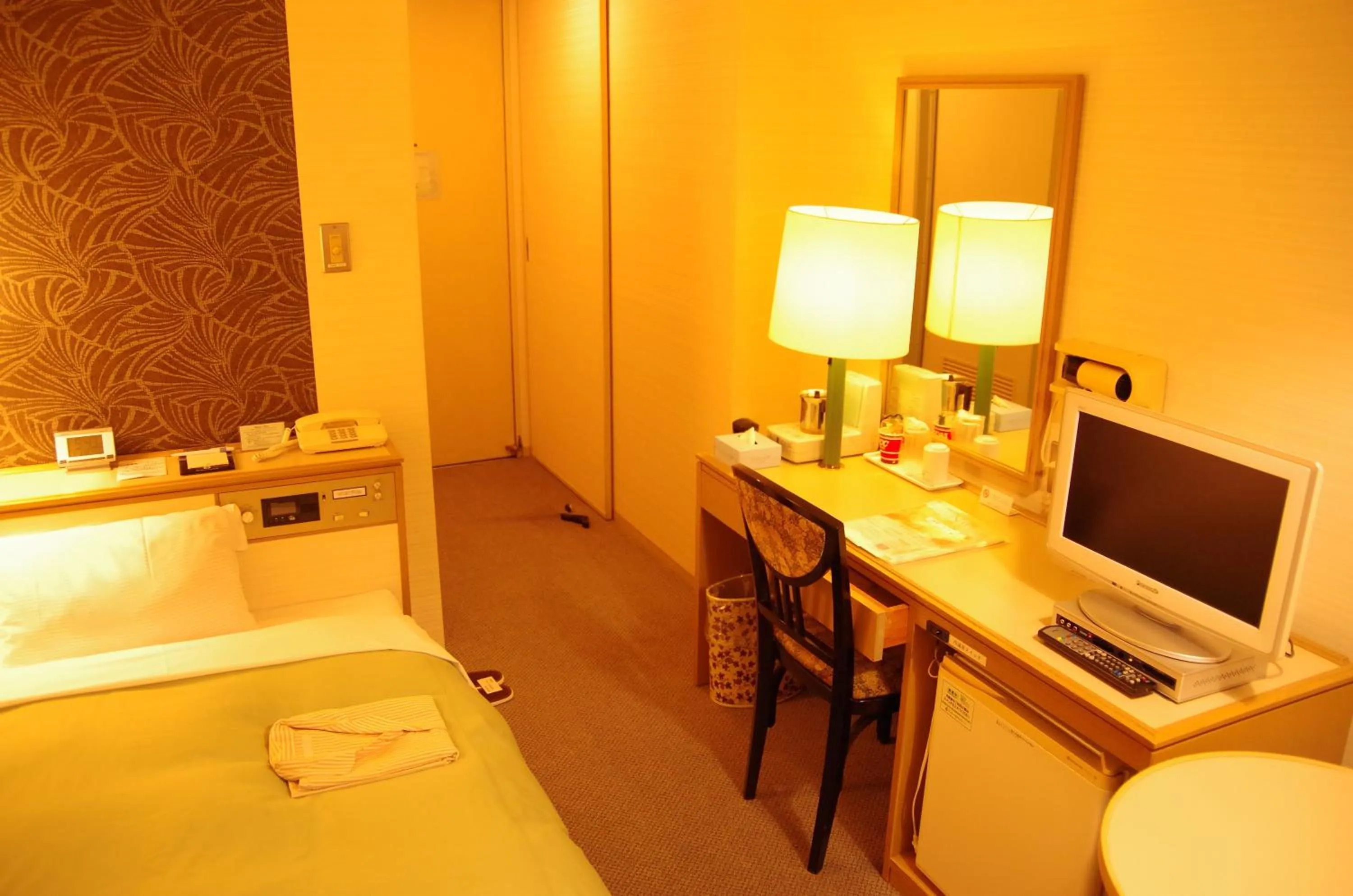 Photo of the whole room, Bed in Hotel Sunroute Goshogawara