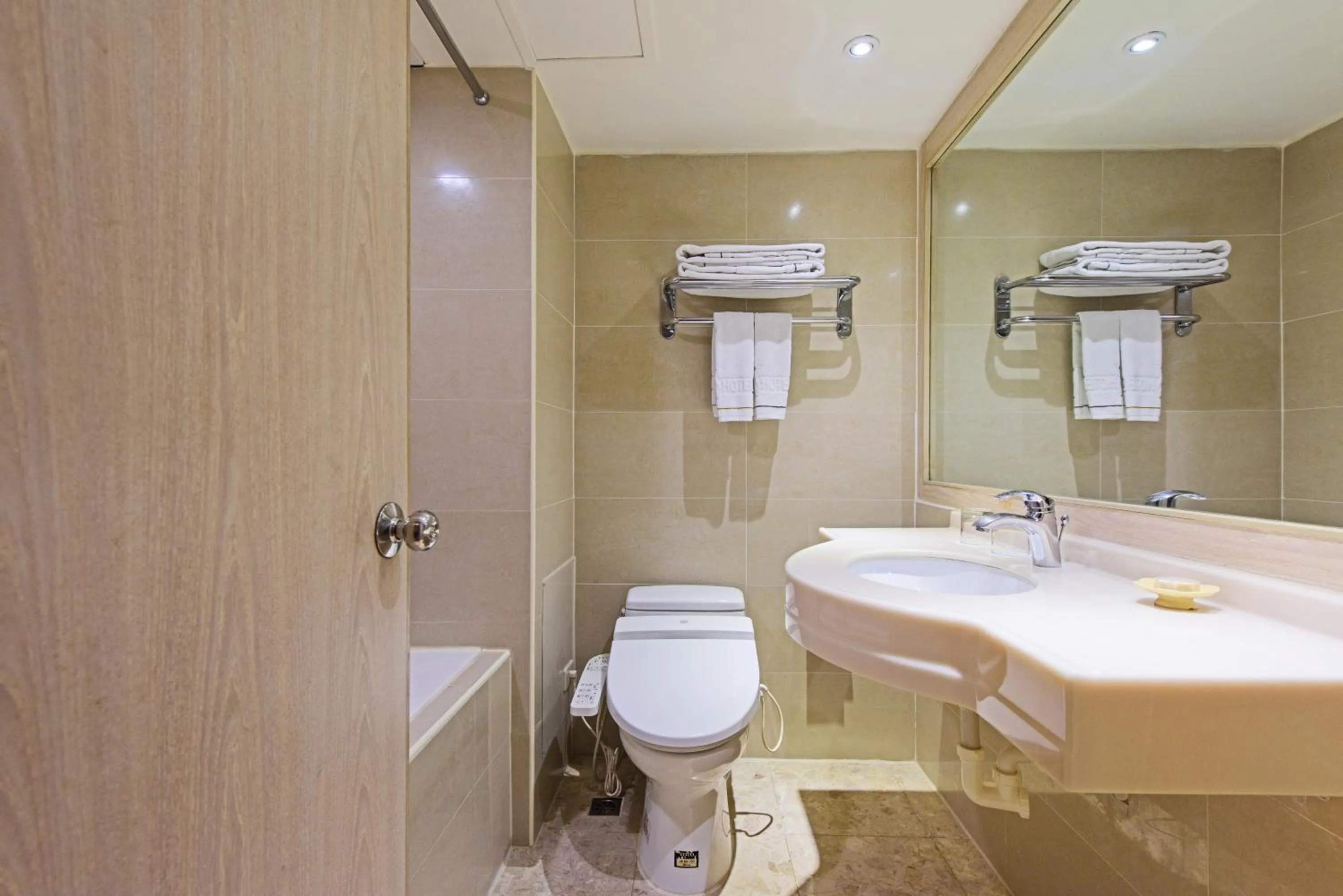 Shower in K Hotel Taipei