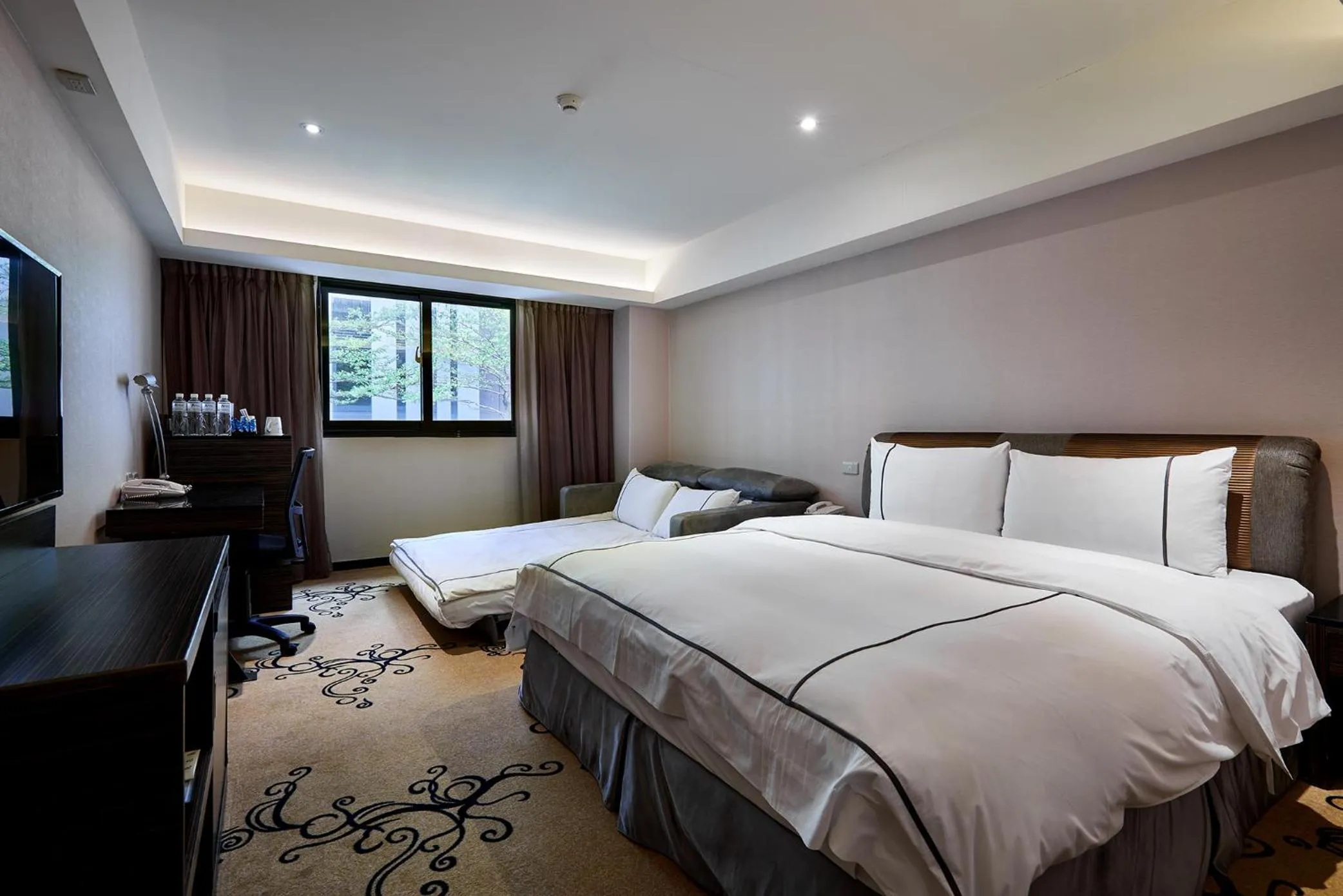 Photo of the whole room, Bed in K Hotel Taipei