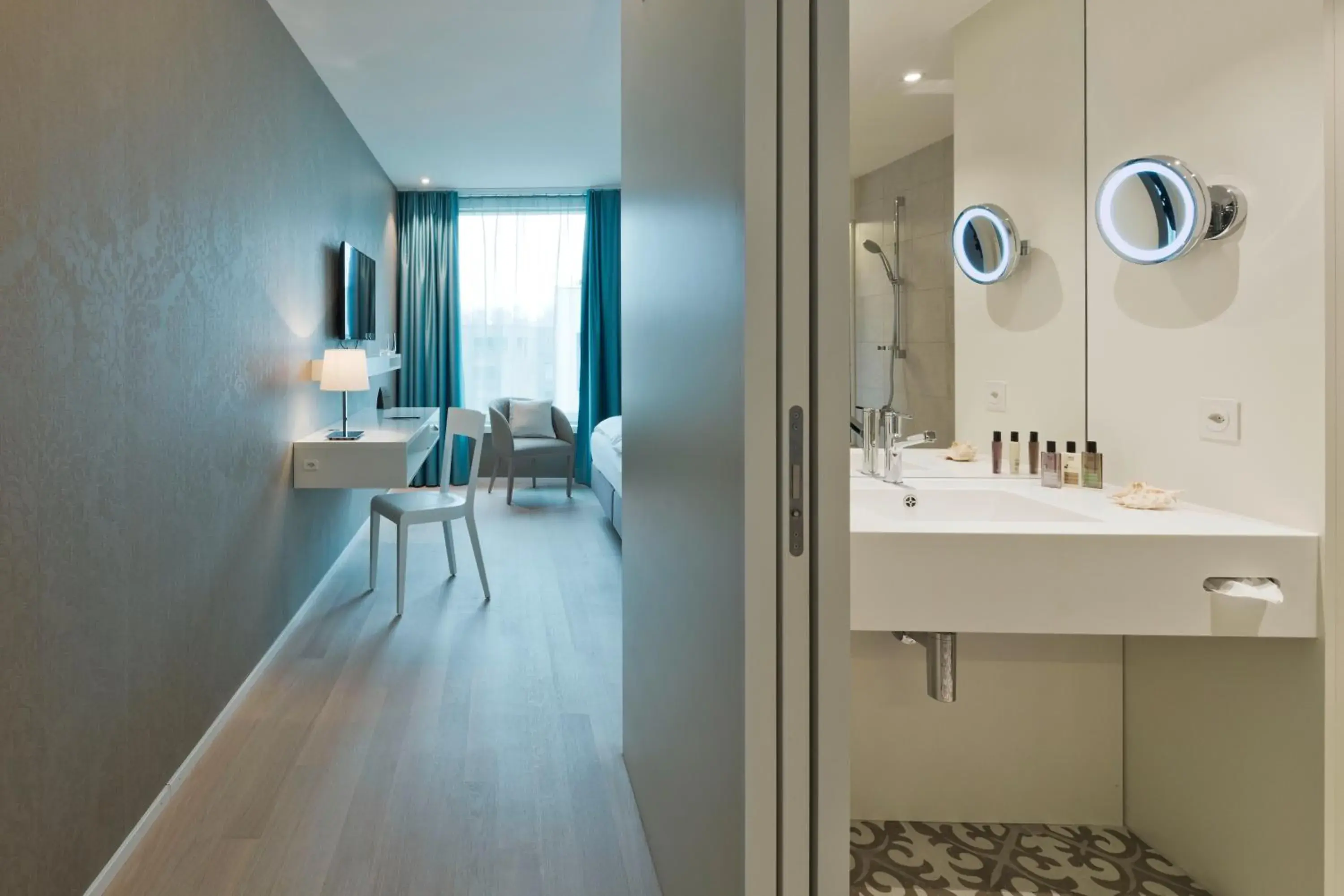 Photo of the whole room in Hotel Kettenbrücke Photo of the whole room in Hotel Kettenbrücke