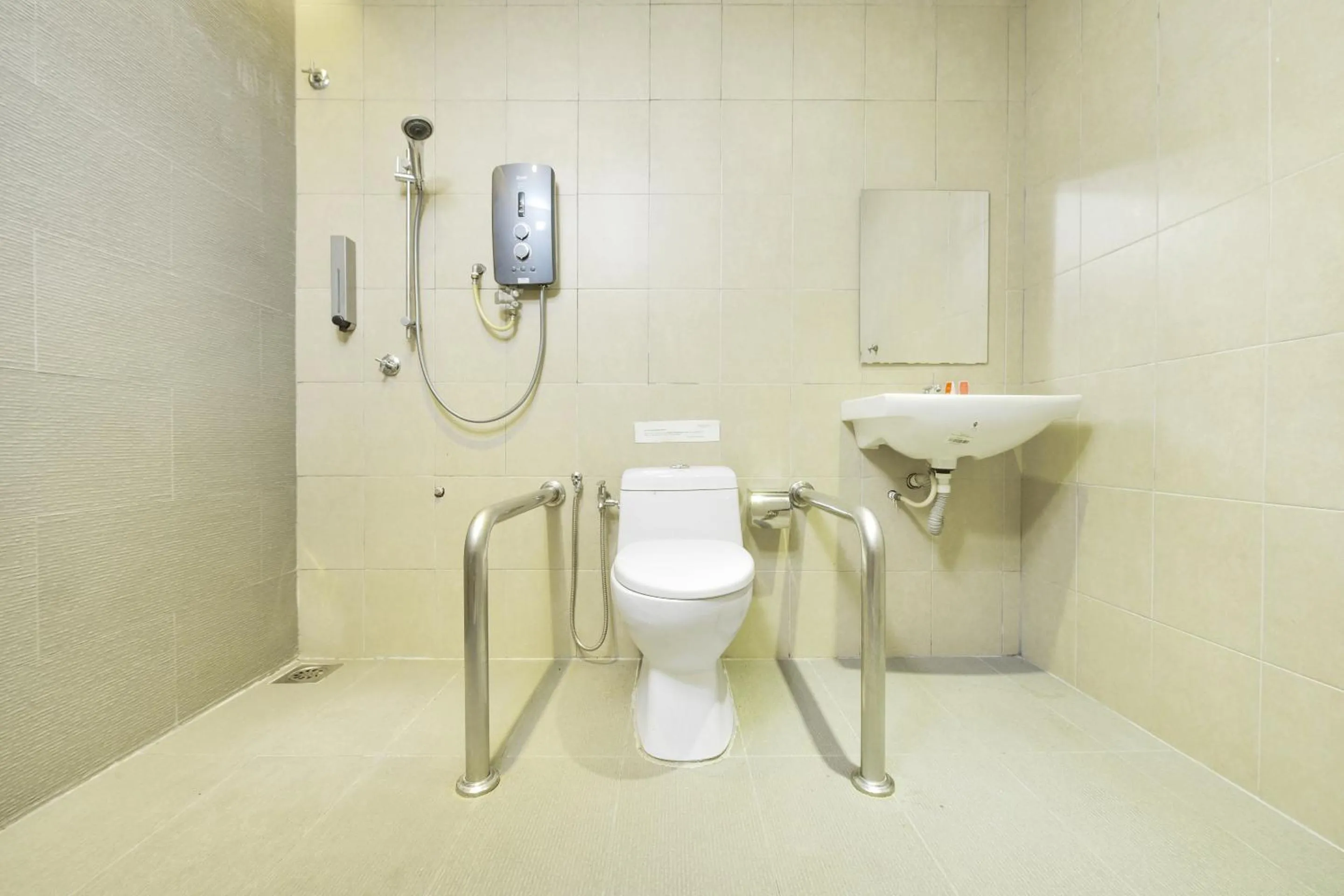 Bathroom in Super OYO 90512 Sovotel Kelana Jaya 79