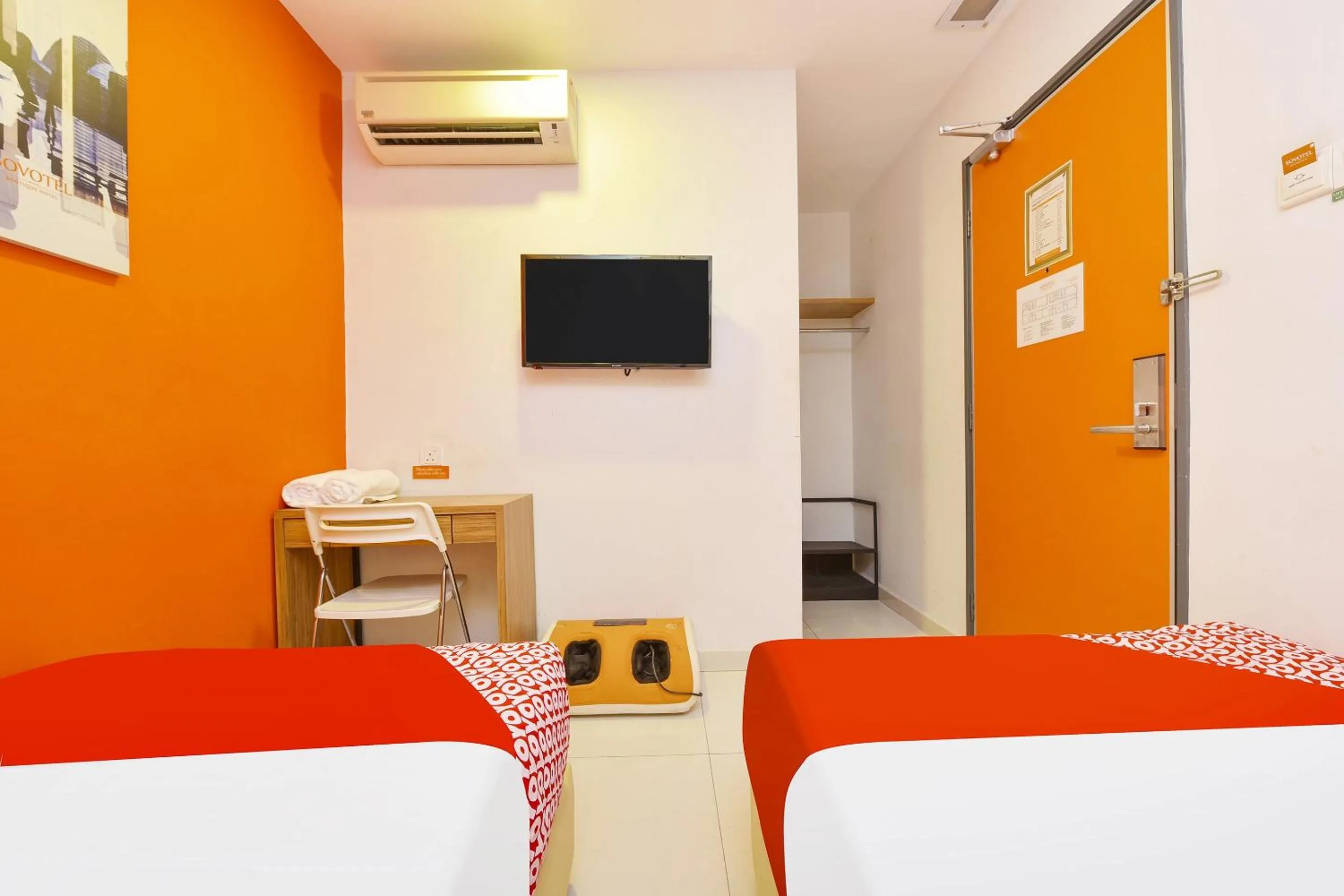 Bedroom, TV/Entertainment Center in Super OYO 90512 Sovotel Kelana Jaya 79