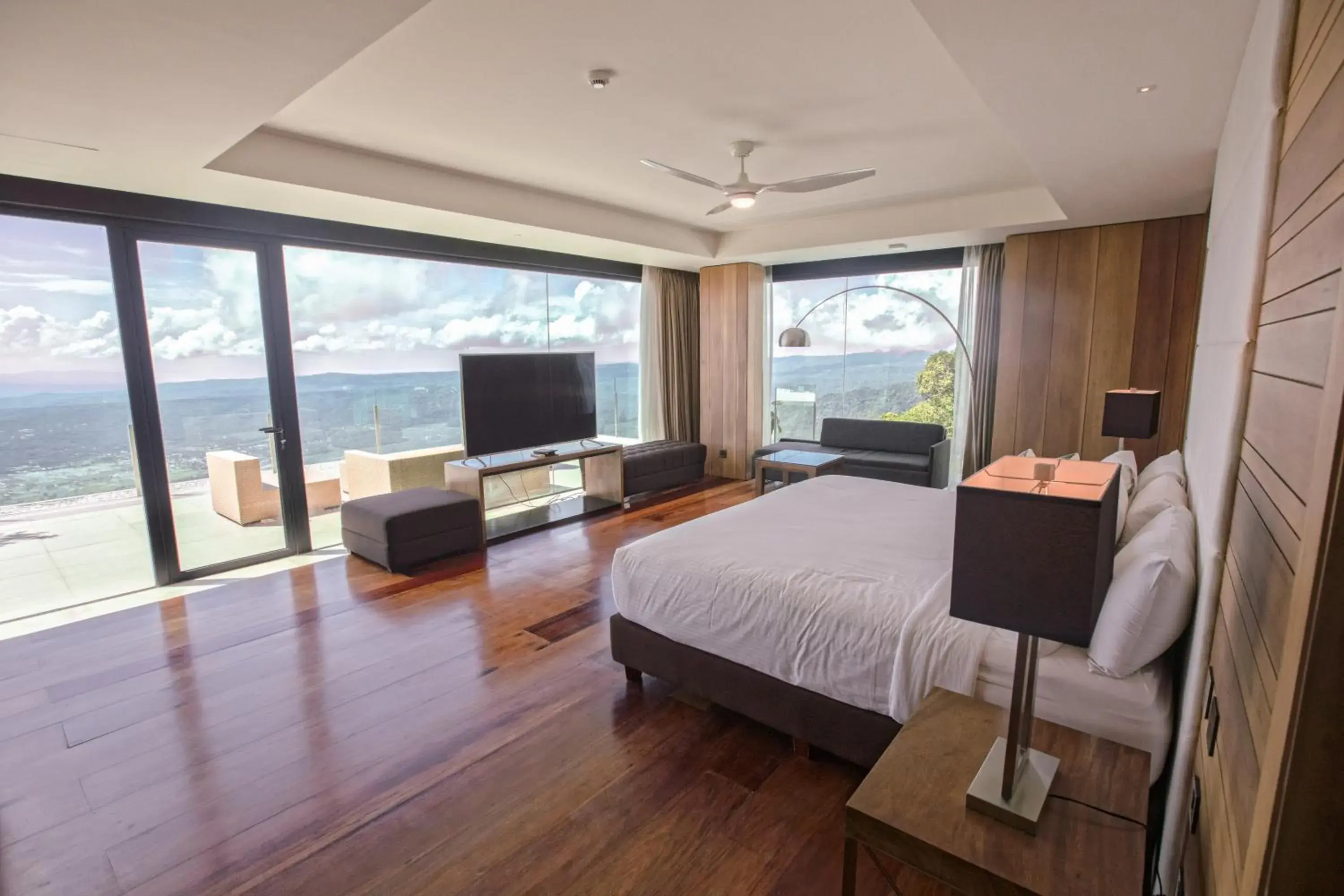 Bed in Escala Tagaytay Bed in Escala Tagaytay